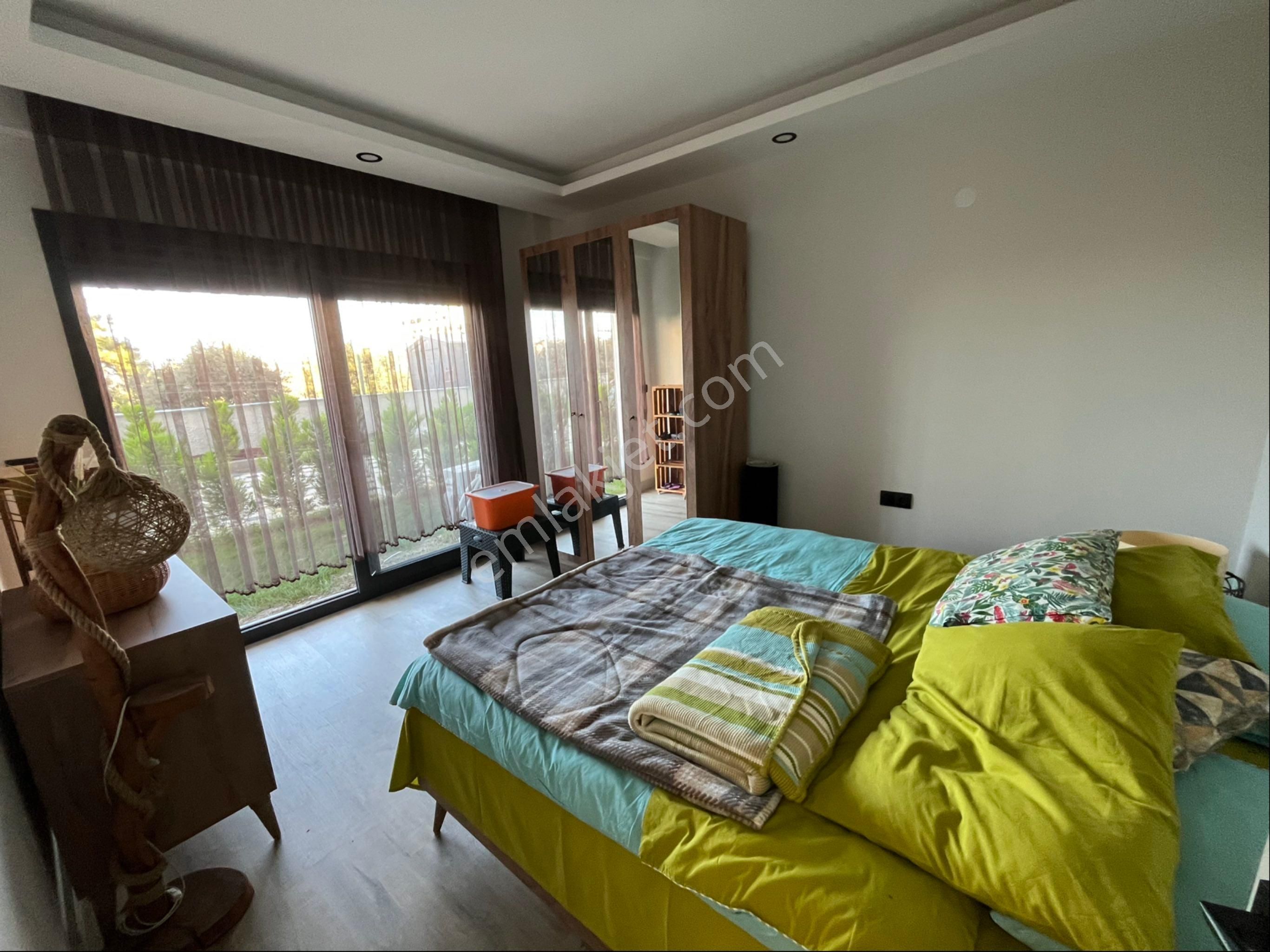 Kuşadasında Sıfır Havuzlu Eşyaları Yeni 2+1 Satılık Daire - Görsel 9