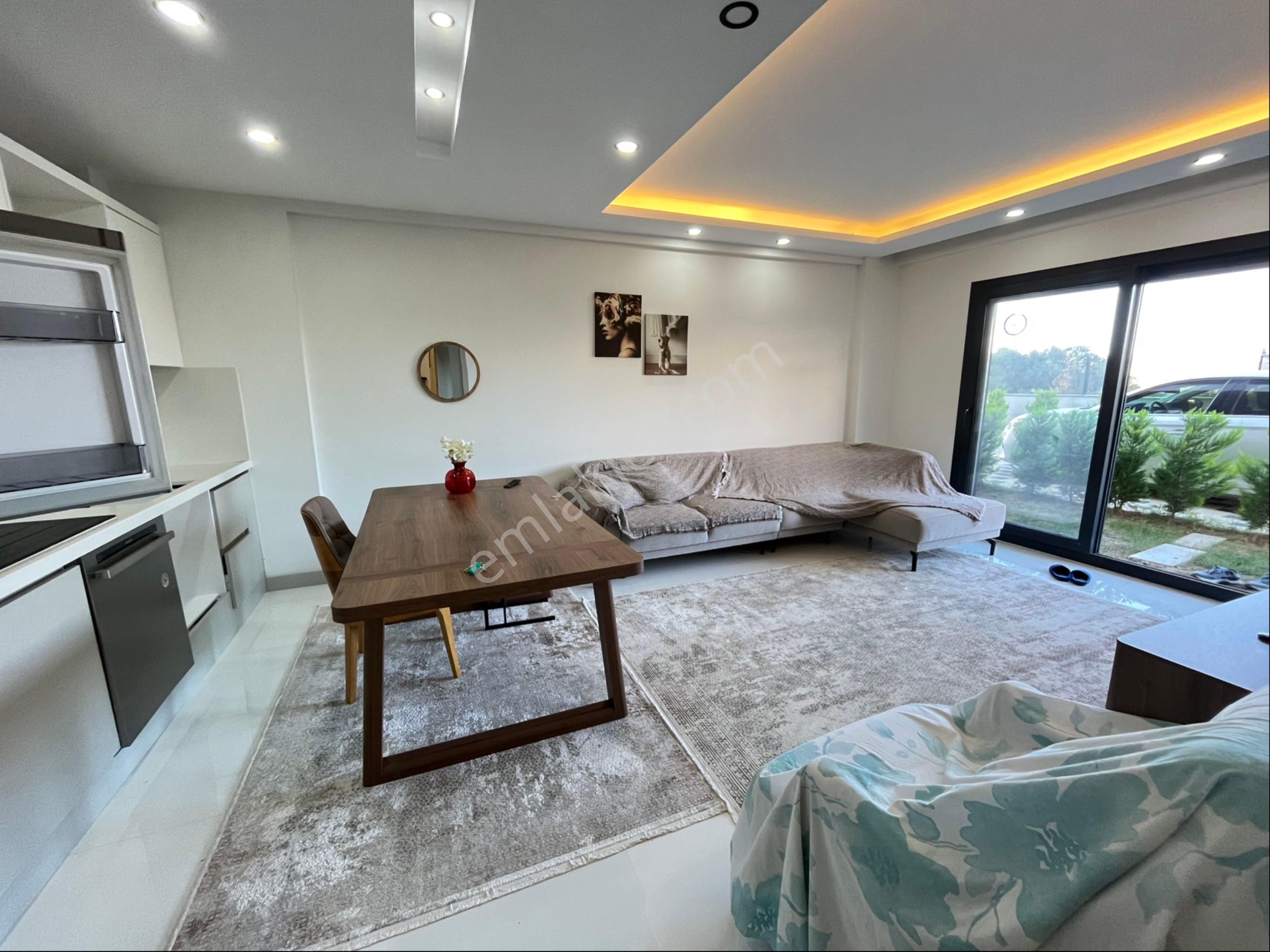 Kuşadasında Sıfır Havuzlu Eşyaları Yeni 2+1 Satılık Daire - Görsel 8