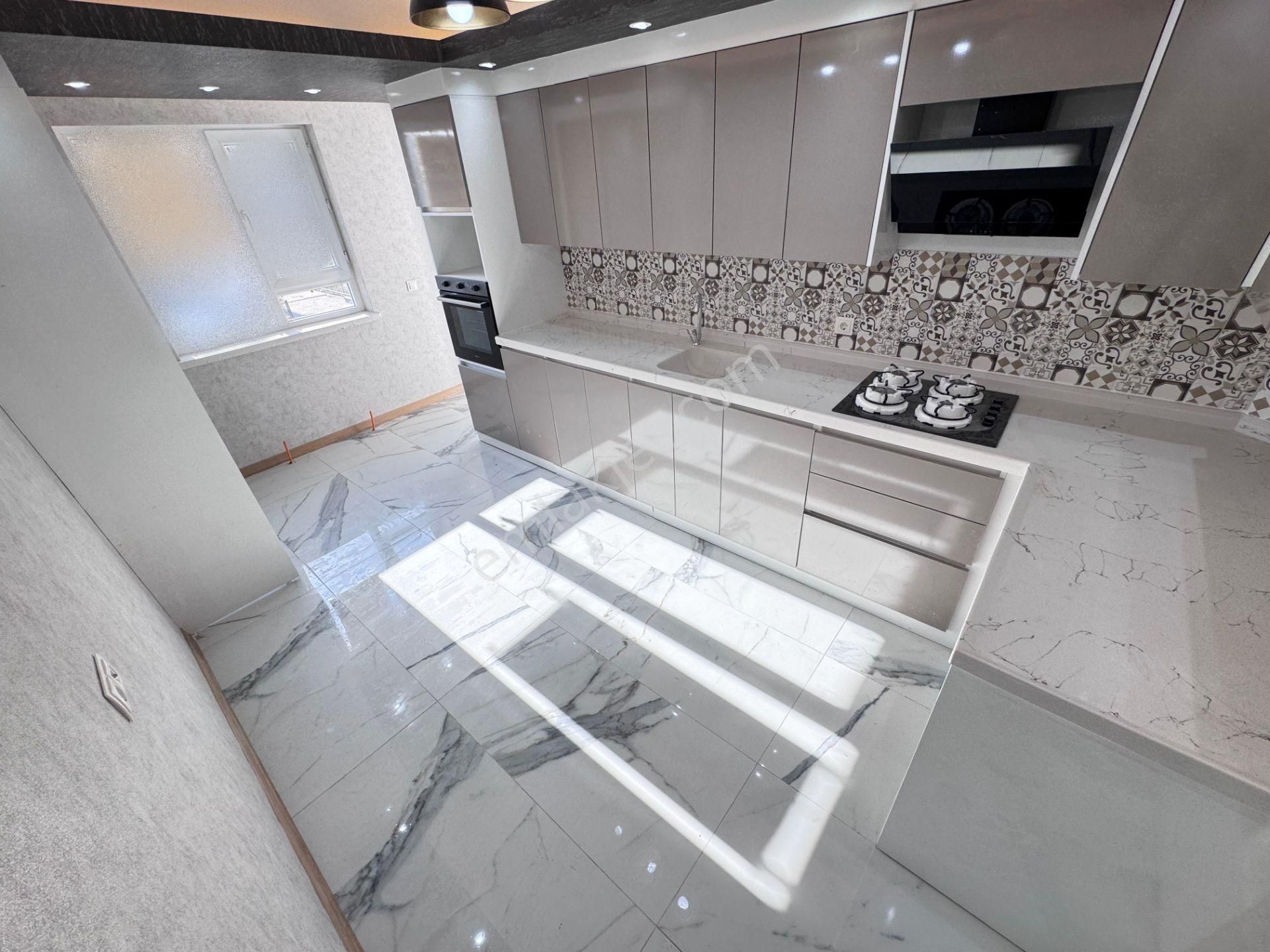 Yenikent M.kemalde Cadde Üstü Lüx Yapıda Haftanın Fırsat Dairesi - Görsel 2