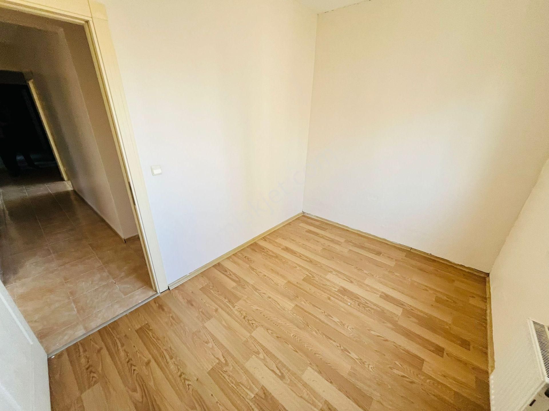 Toki Site İçerisinde Asansörlü Katta 3+1 Kiralık Daire !!! - Görsel 14