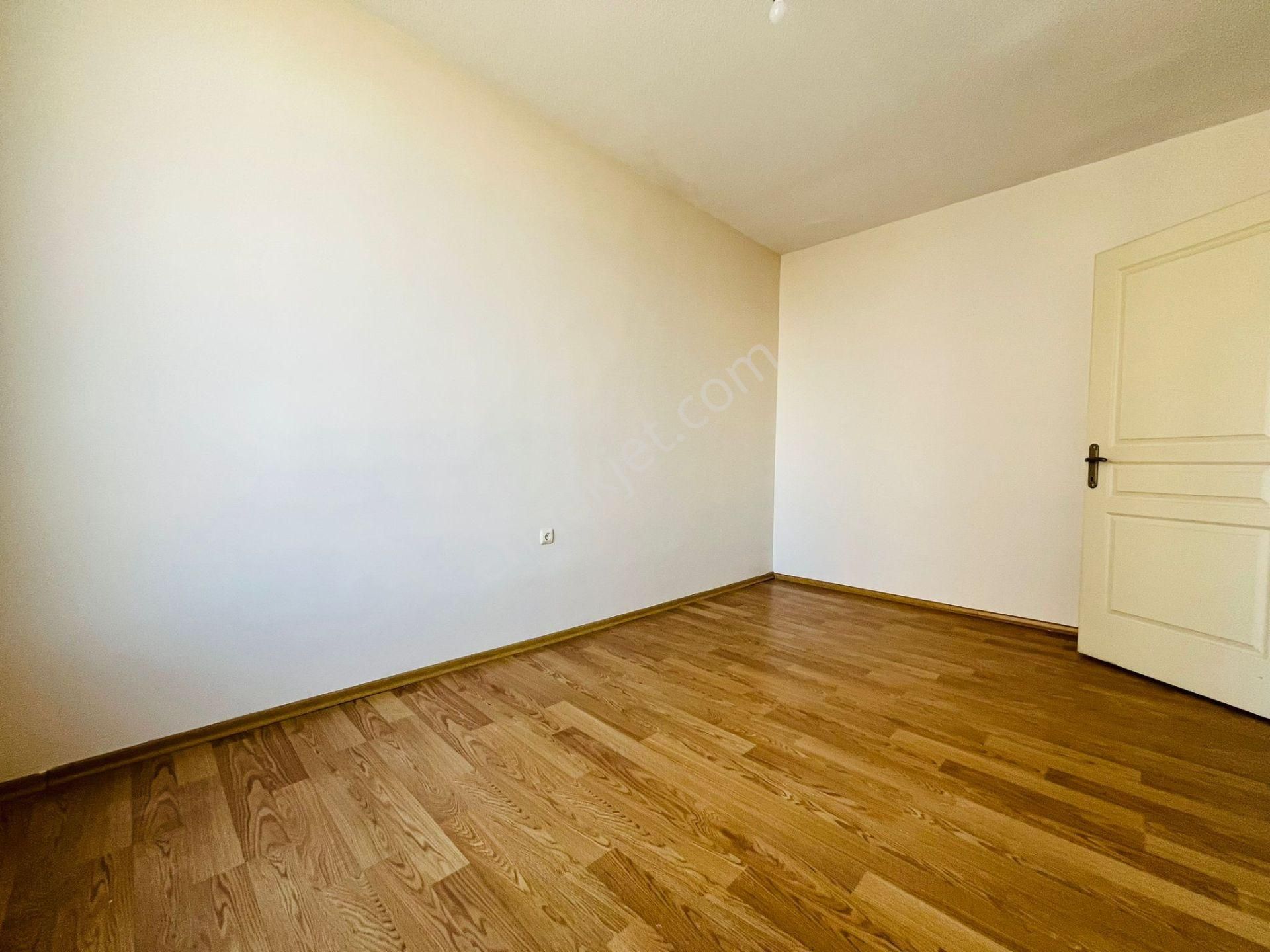 Toki Site İçerisinde Asansörlü Katta 3+1 Kiralık Daire !!! - Görsel 15