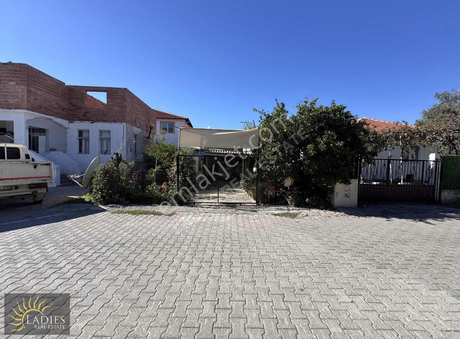 Koycegız'de 318 M2 Arsa Icınde Satılık Mustakıl Ev - Görsel 15