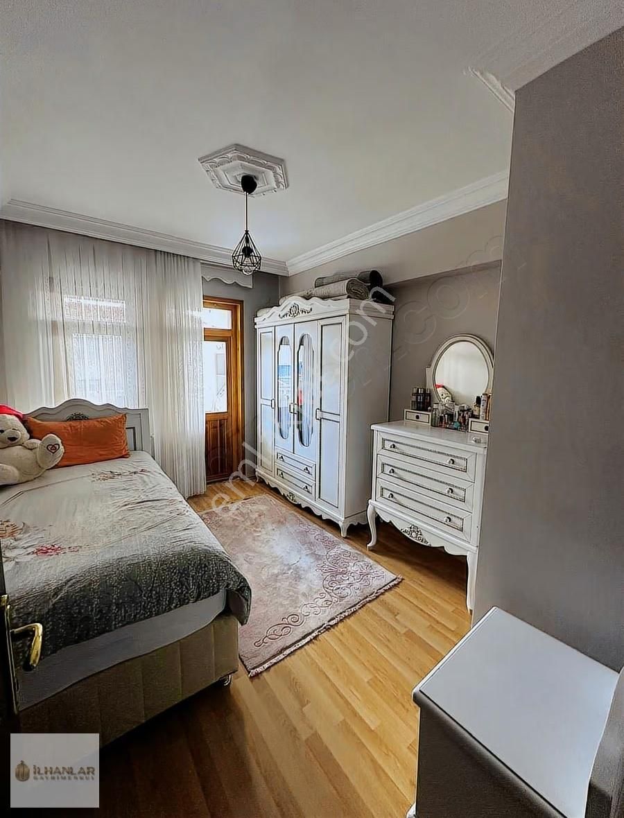 Avvalı Mah.metro Ring Yakını Sitede Ara Katta 3+1 Satılık Daire - Görsel 6