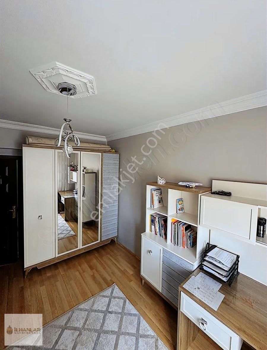 Avvalı Mah.metro Ring Yakını Sitede Ara Katta 3+1 Satılık Daire - Görsel 7