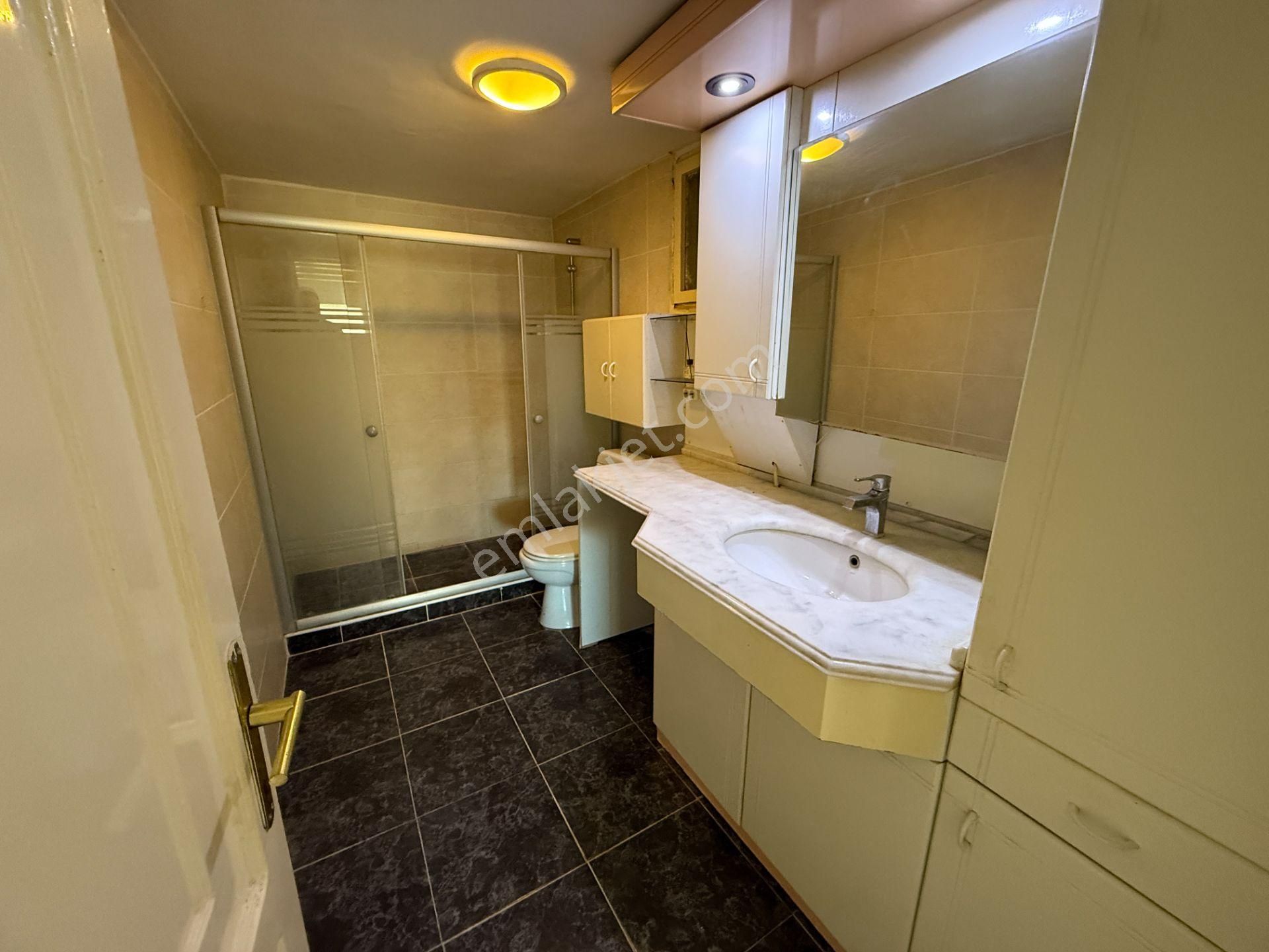 Bostanlı Satılık 3+1 Daire Ara Kat Önü Açık Çift Cephe Boş - Görsel 15