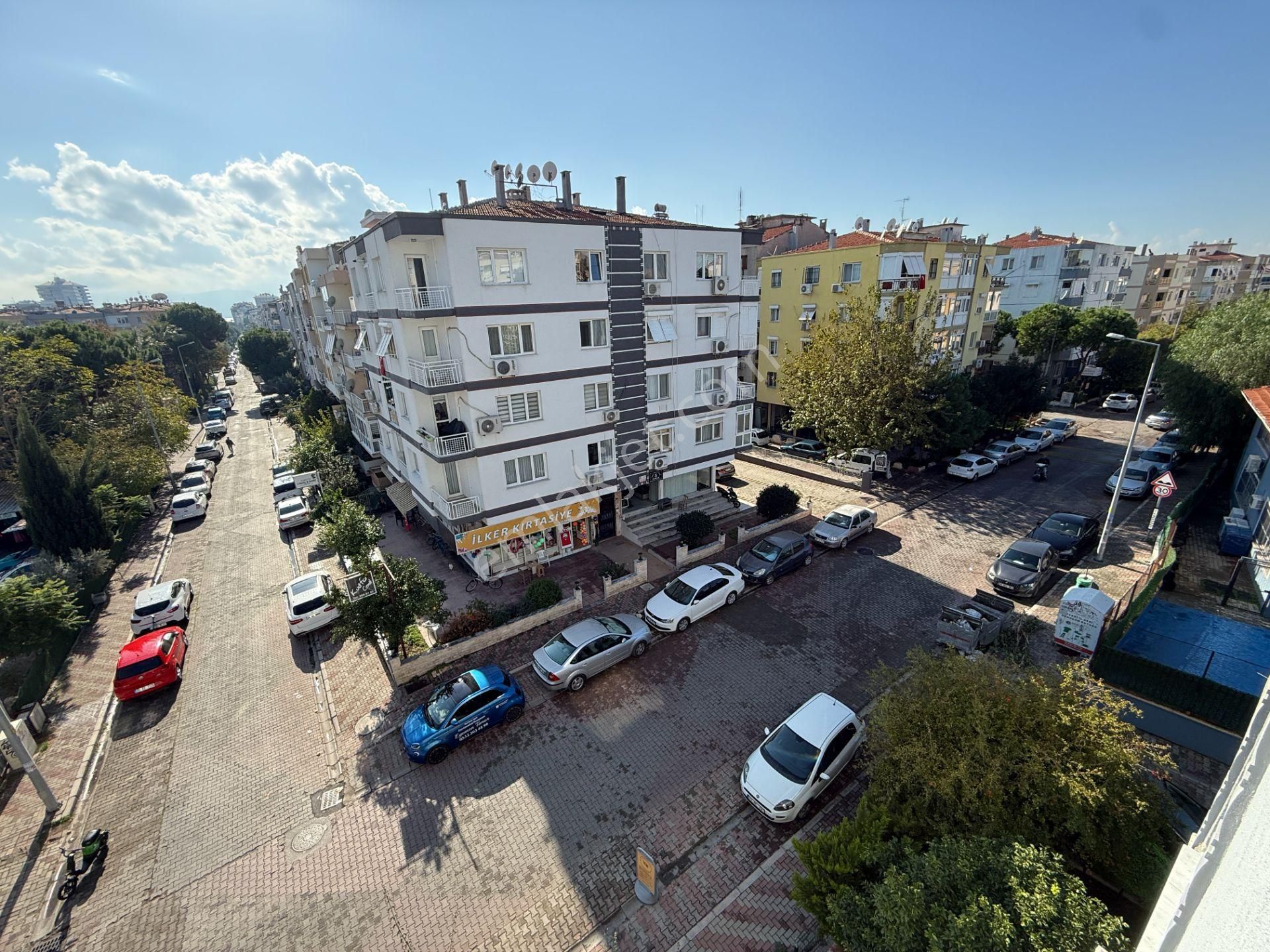 Bostanlı Satılık 3+1 Daire Ara Kat Önü Açık Çift Cephe Boş - Görsel 28