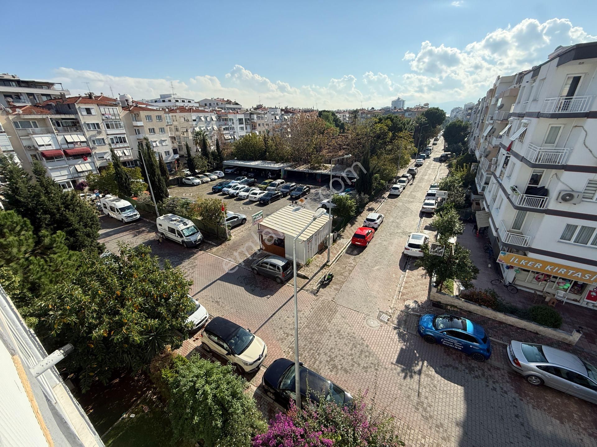 Bostanlı Satılık 3+1 Daire Ara Kat Önü Açık Çift Cephe Boş - Görsel 27