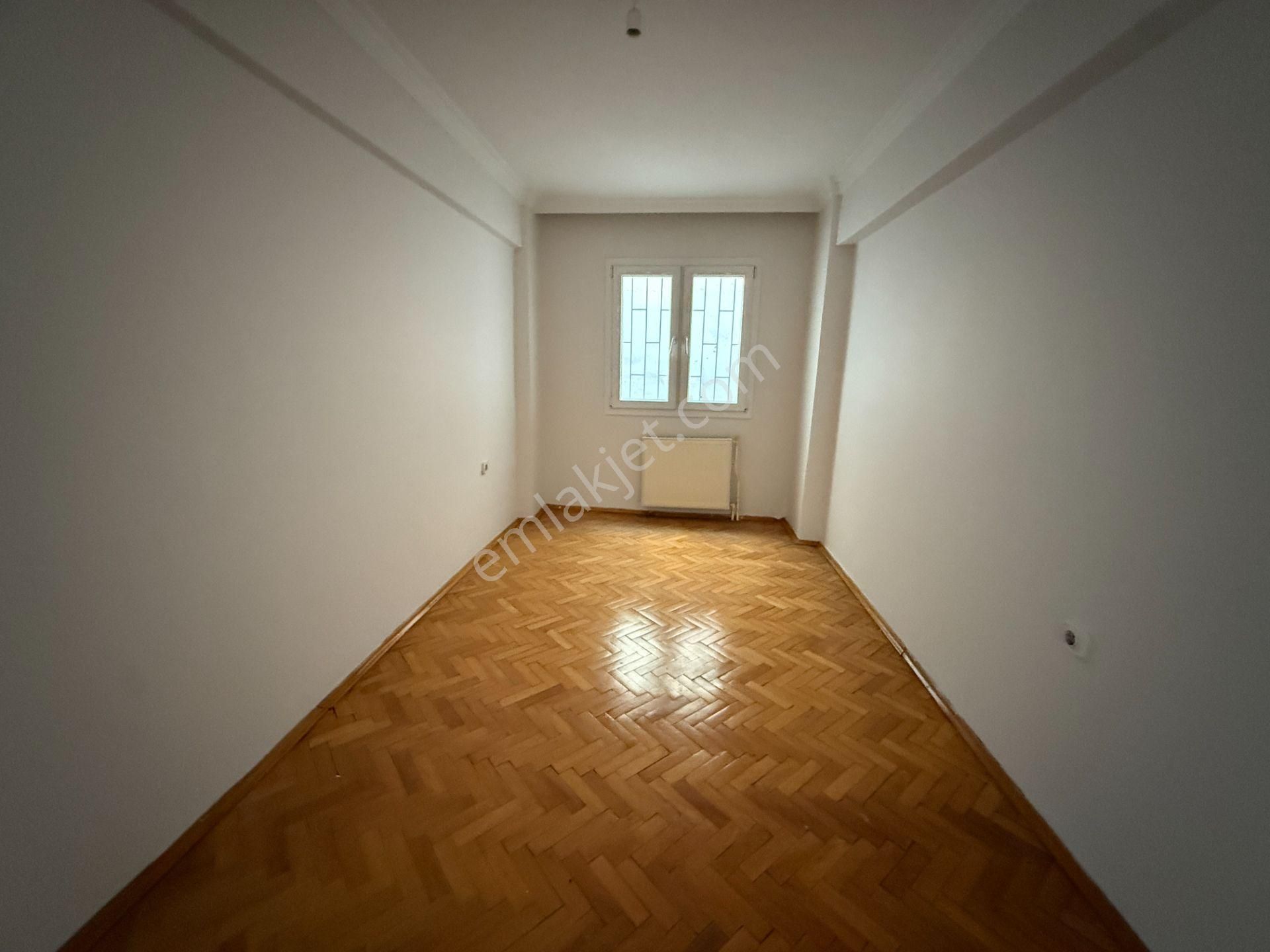 Bostanlı Satılık 3+1 Daire Ara Kat Önü Açık Çift Cephe Boş - Görsel 24