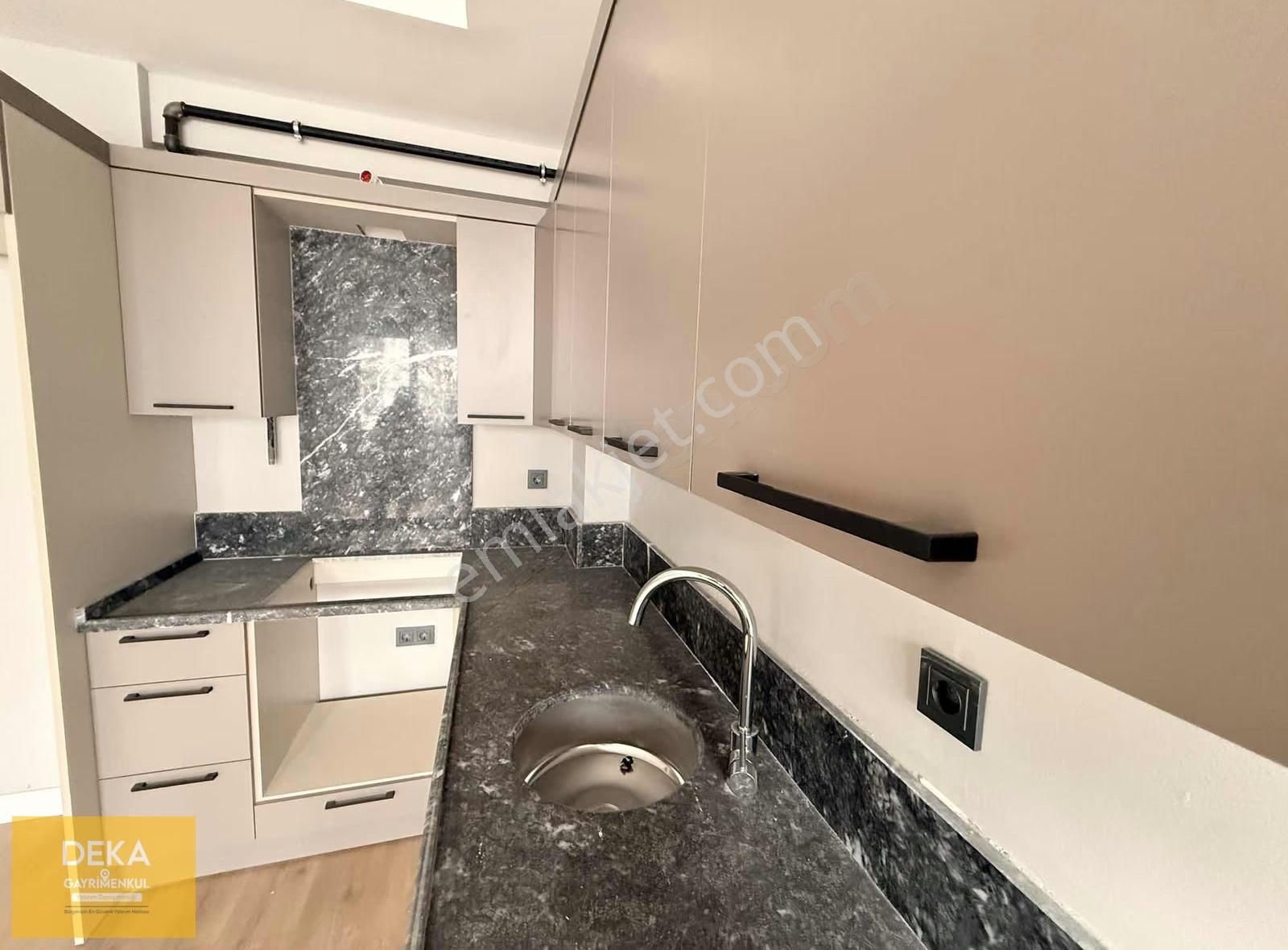 Deka Gayrimenkul'den Tramvaya Cephe Geniş Lüks 1+1 - Görsel 7
