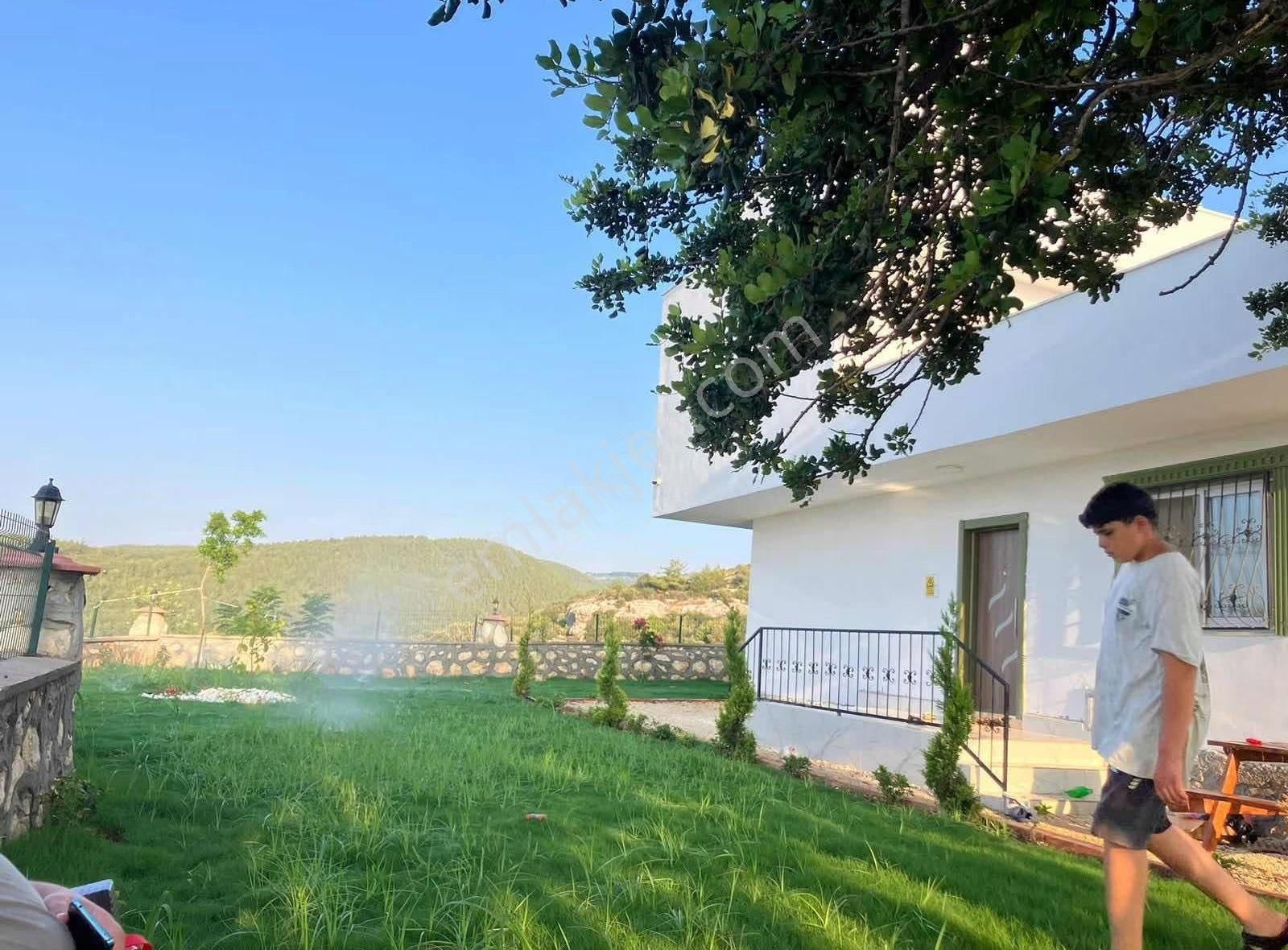 Onur'dan Erdemli İlemin'de Arsa İçerisinde Satılık Villa - Görsel 16