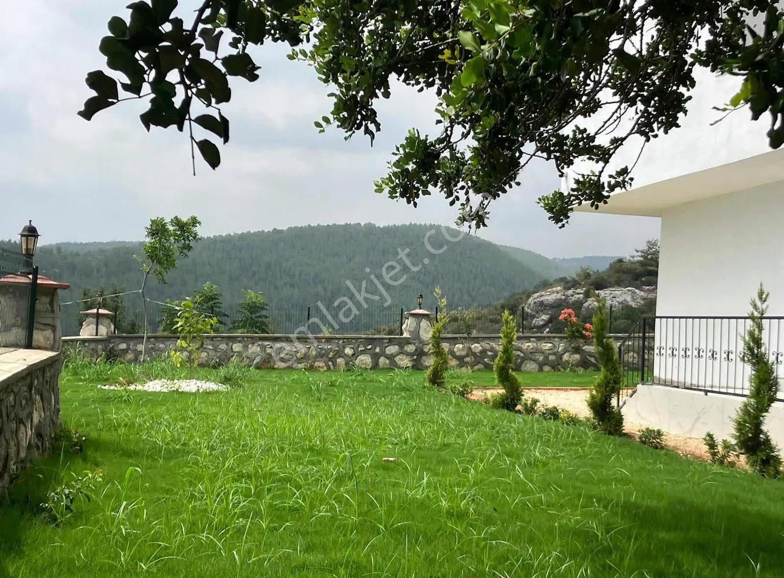 Onur'dan Erdemli İlemin'de Arsa İçerisinde Satılık Villa - Görsel 4