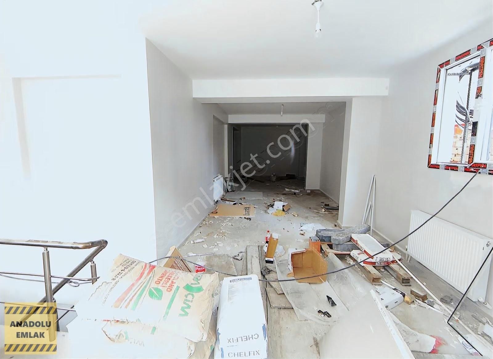Sıfır Binadan Kiralık Depolu Dükkan 120 M2