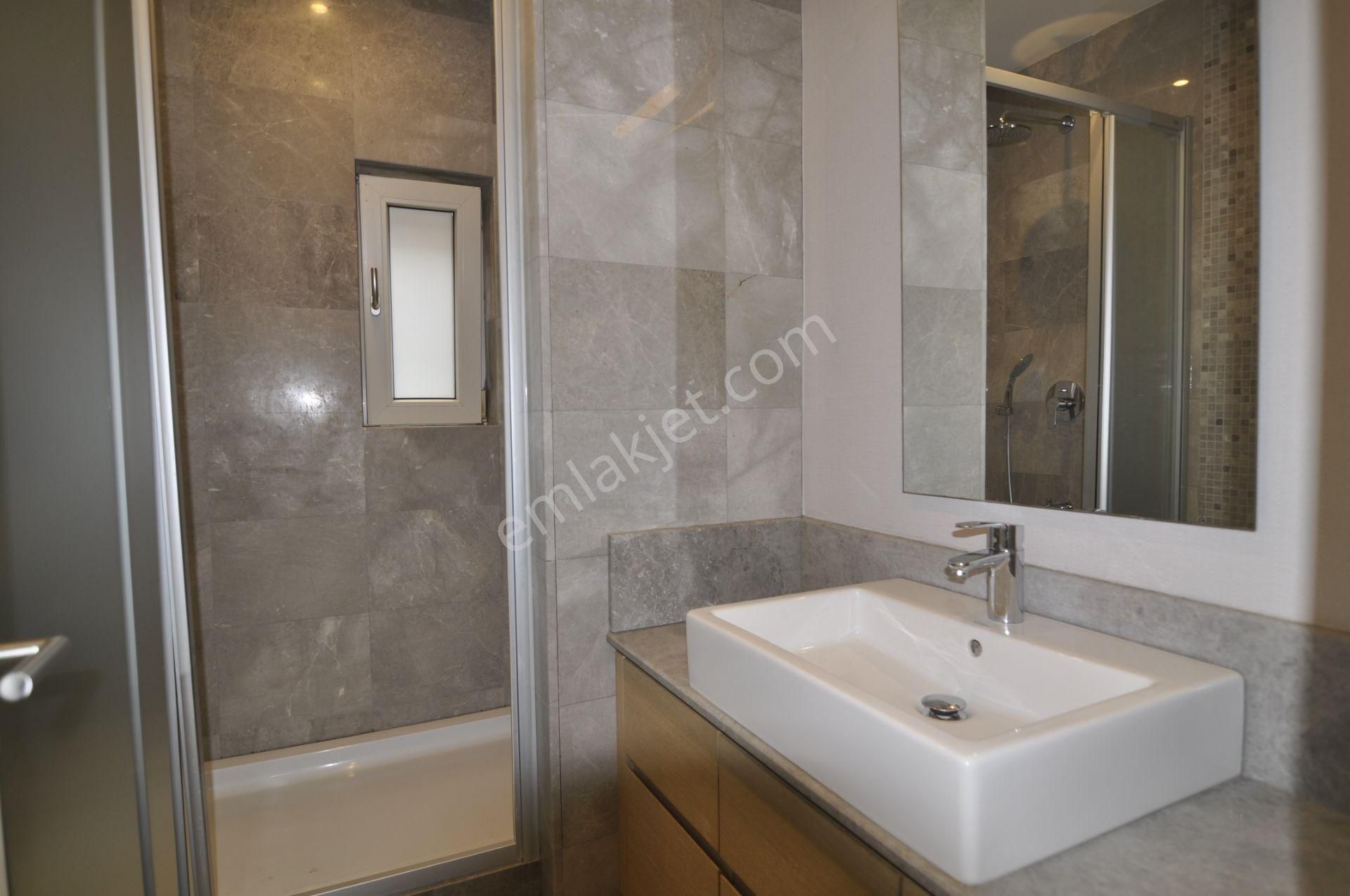 Pyramıd'den Bosphorus City 1.sıra Bahçe-havuzlu 4+1 Yalı Dairesi - Görsel 18