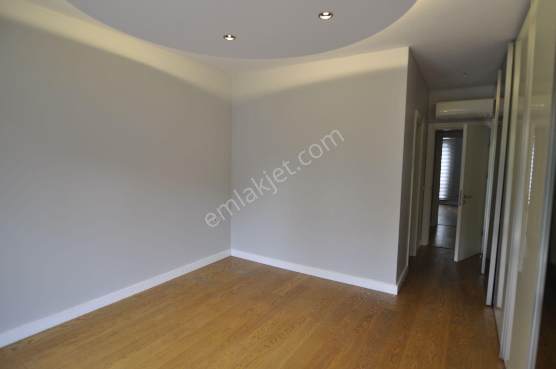 Pyramıd'den Bosphorus City 1.sıra Bahçe-havuzlu 4+1 Yalı Dairesi - Görsel 25