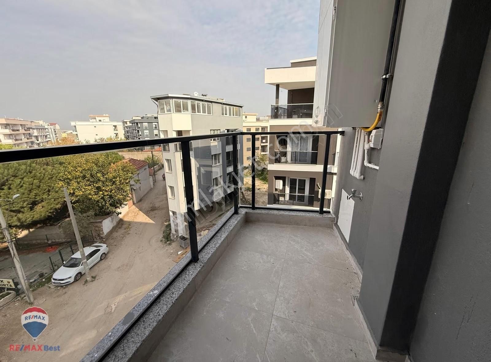 24 Seyrekte Acil Satılık 1+1 Daire - Görsel 5