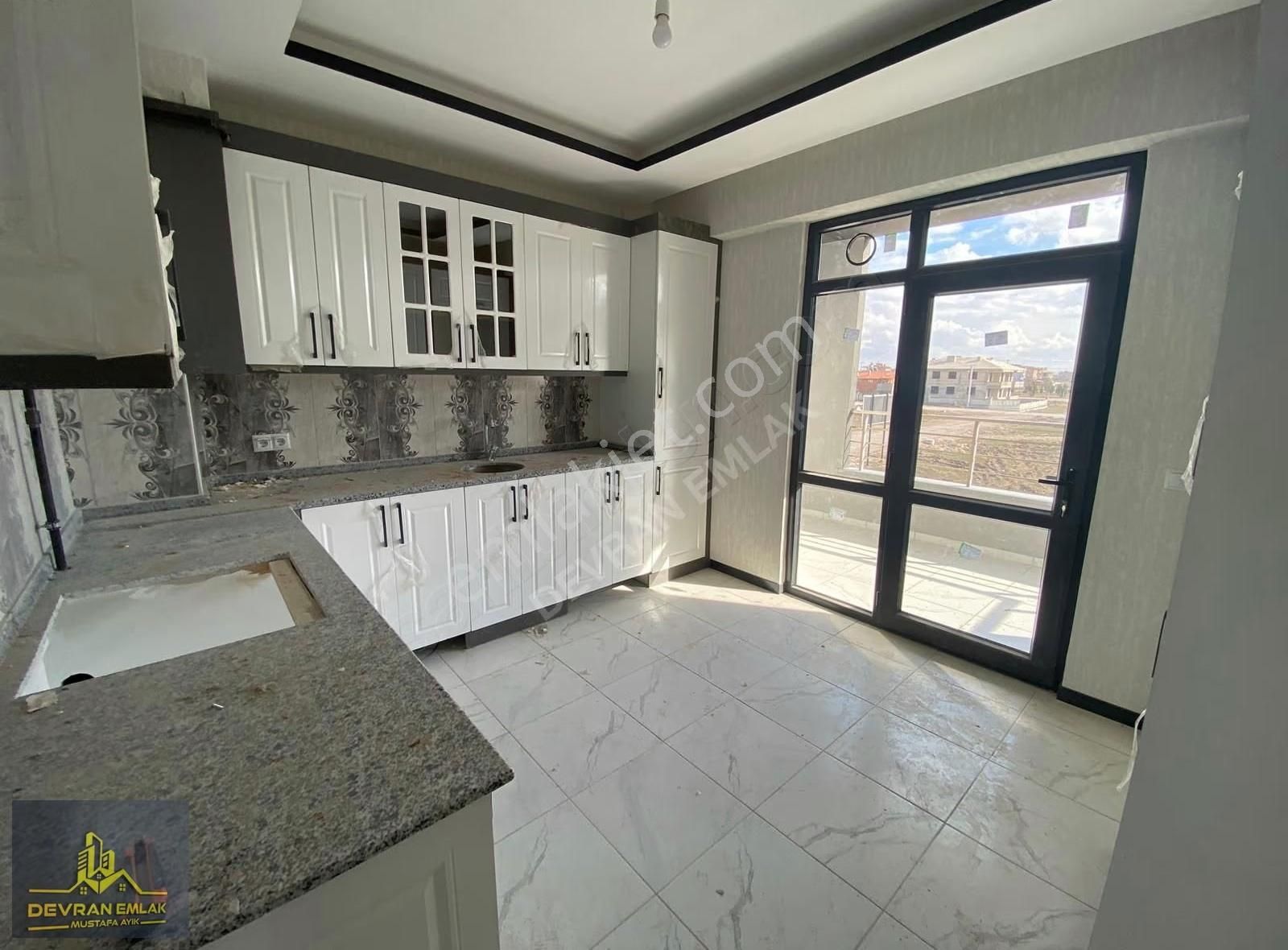 Alakovada Mükemmel Konumda Satılık 2 Kat 2+1 Daire - Görsel 3