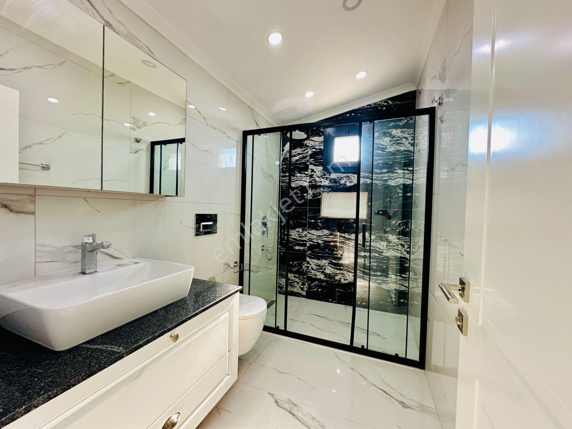 Villacı Onur'dan Altınkumda Satılık Köşebaşı 5+1 Ayrı Mutfaklı Full Eşyalı Lüx Villa - Görsel 34