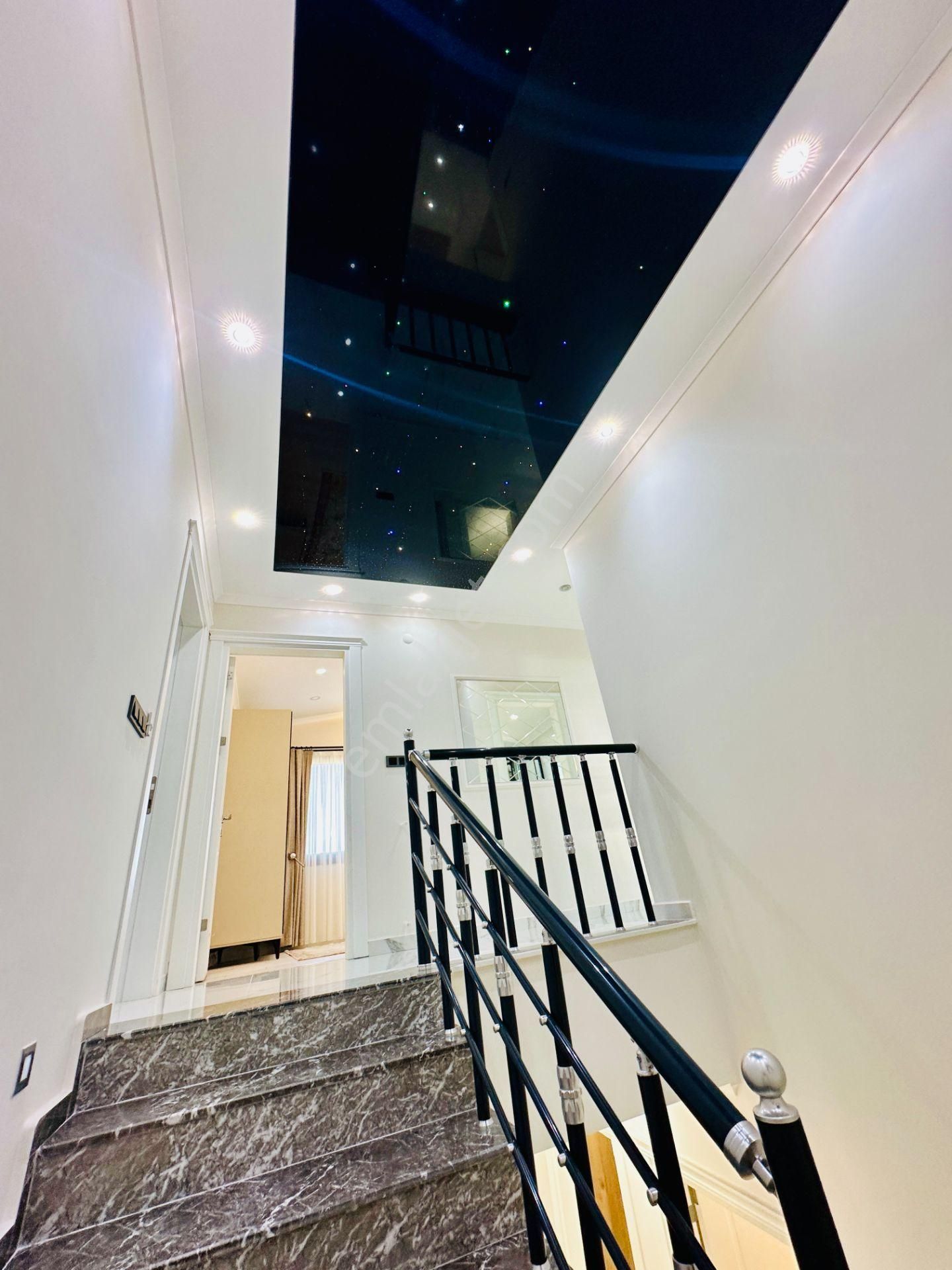 Villacı Onur'dan Altınkumda Satılık Köşebaşı 5+1 Ayrı Mutfaklı Full Eşyalı Lüx Villa - Görsel 27