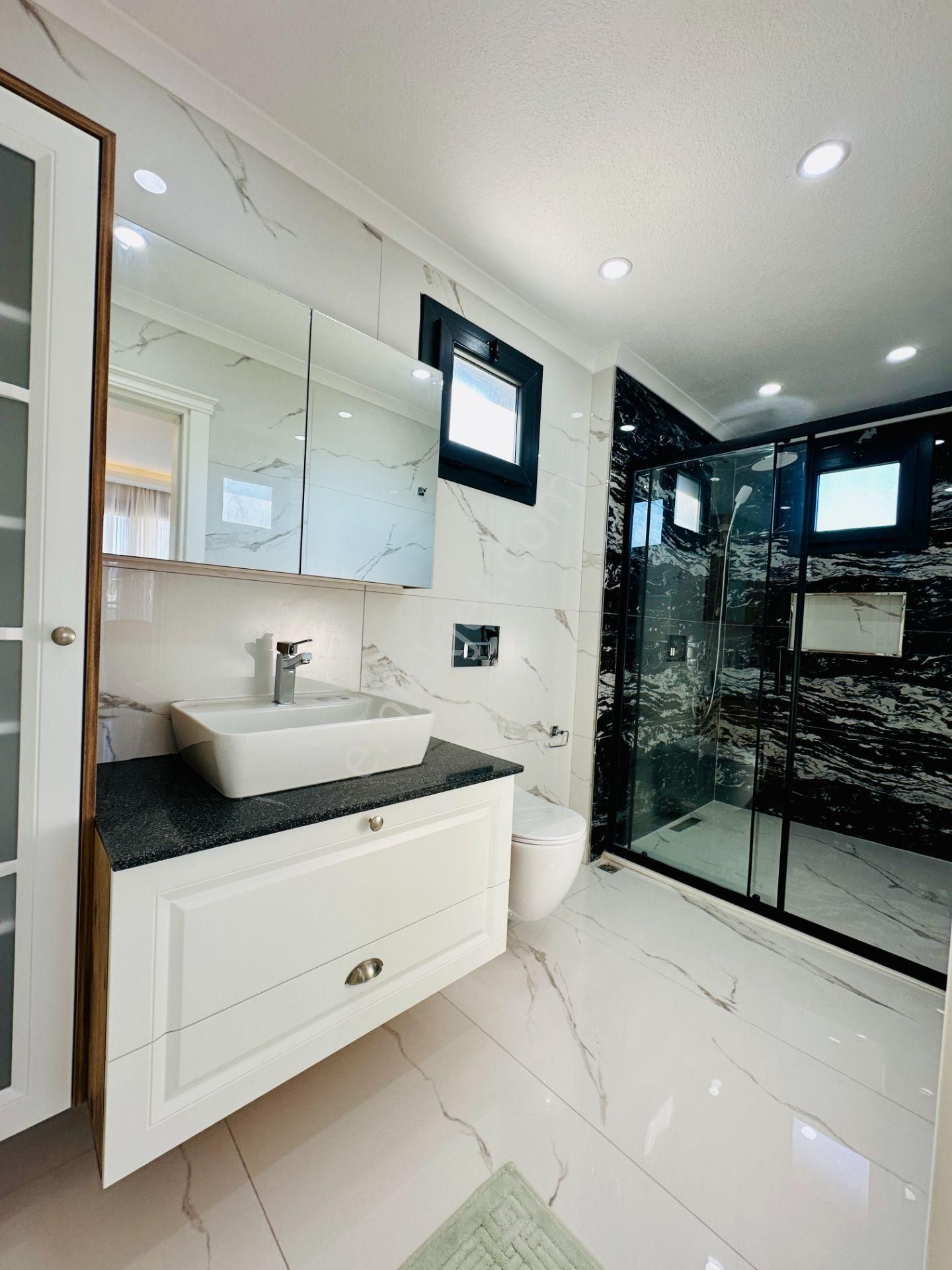 Villacı Onur'dan Altınkumda Satılık Köşebaşı 5+1 Ayrı Mutfaklı Full Eşyalı Lüx Villa - Görsel 19