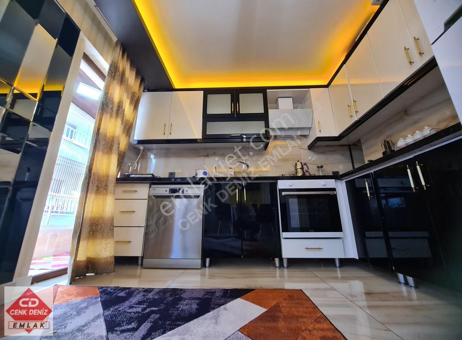 Etlik Bağcı Cd. Paraleli Ultra Lux Yapıda 3 Banyolu 4+1 Dubleks