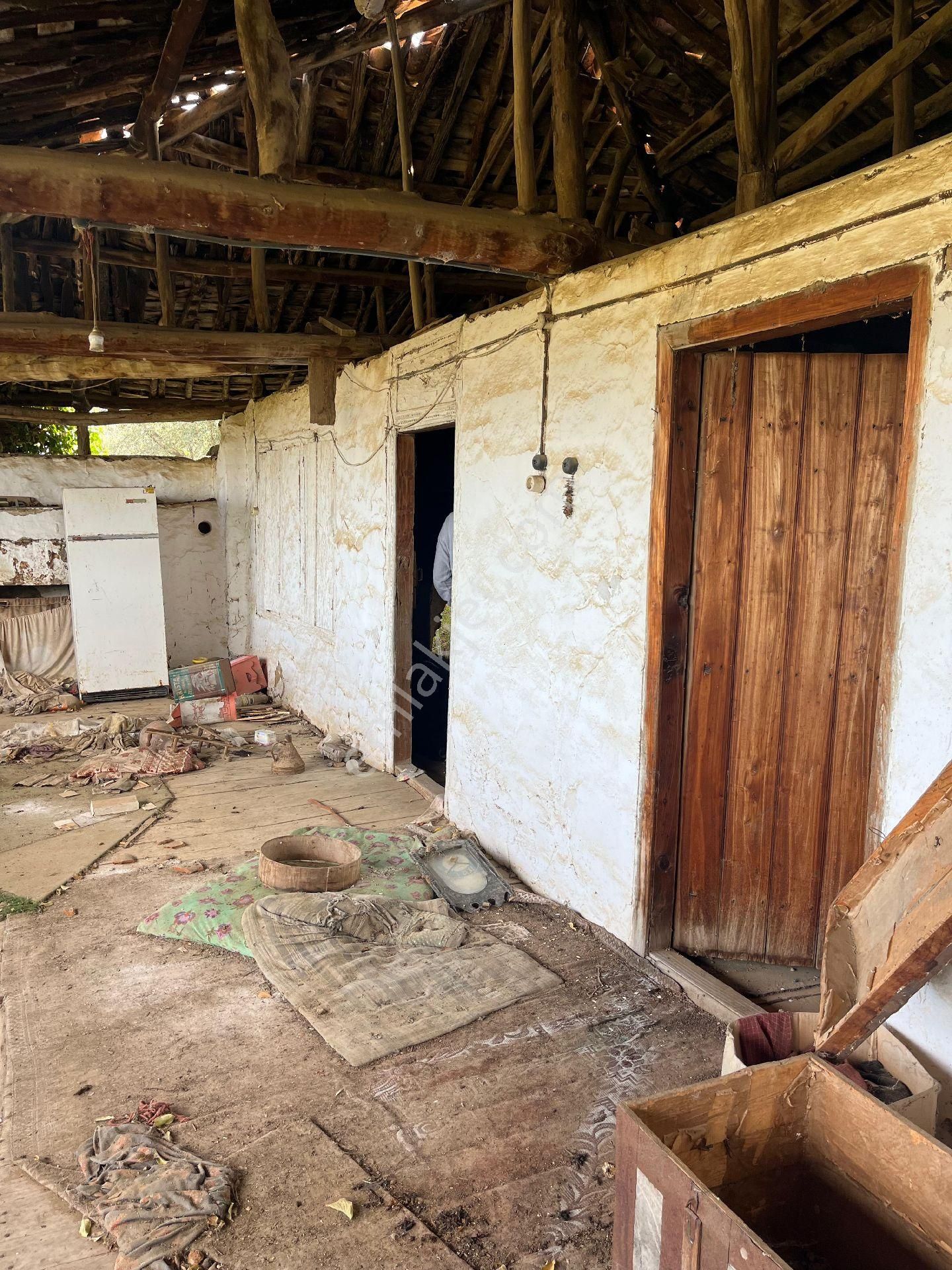 İzmir Beydağ Beyköy'de Manzaralı 150 M2 2+1 Taş Ev. Açıklamayı Okuyarak Arayınız. - Görsel 14