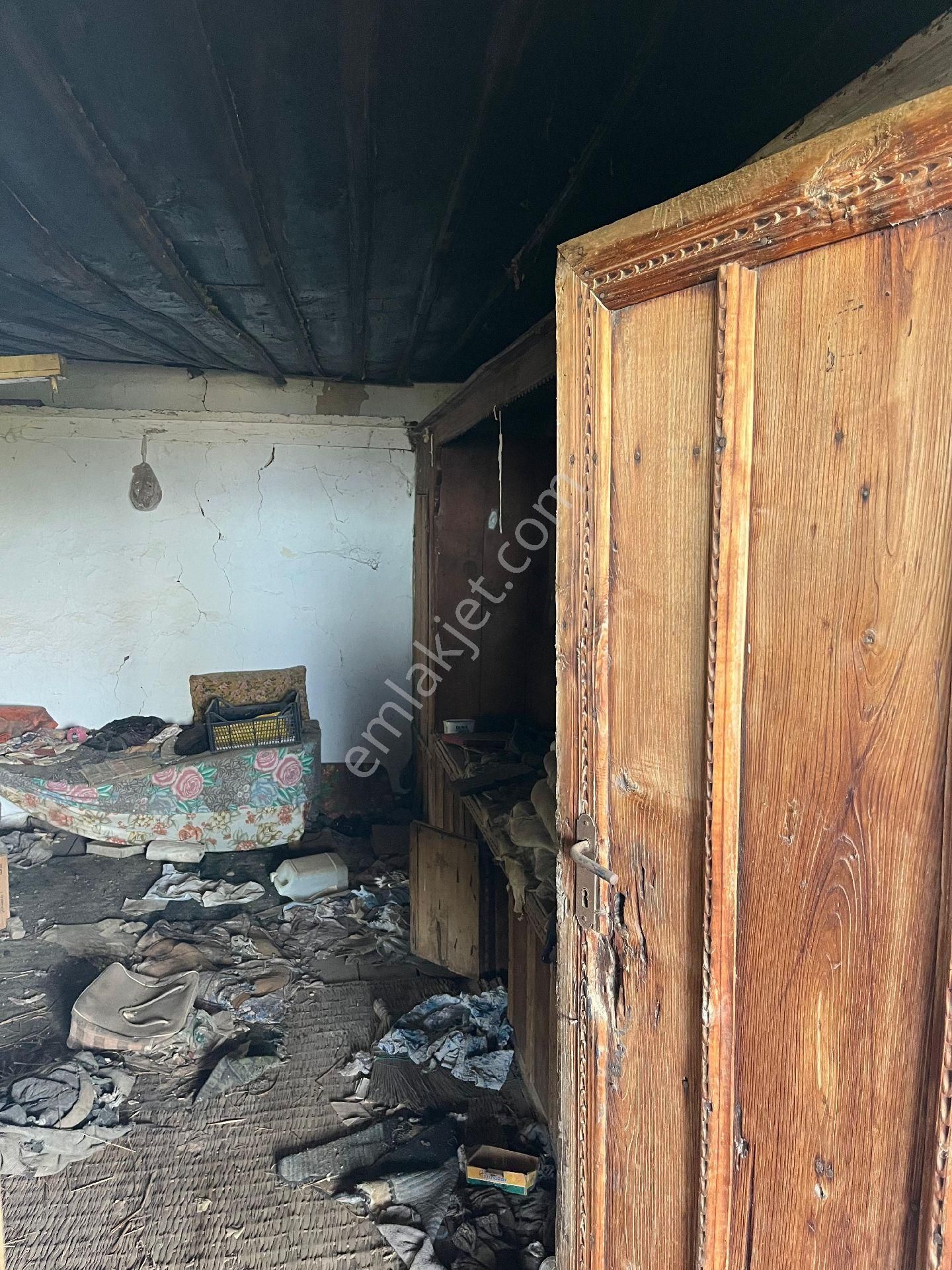 İzmir Beydağ Beyköy'de Manzaralı 150 M2 2+1 Taş Ev. Açıklamayı Okuyarak Arayınız. - Görsel 17