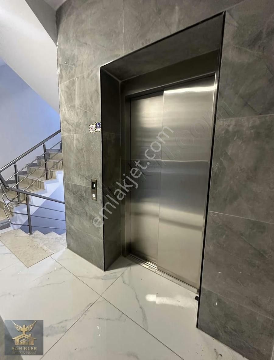 Aydoğmuş Mah. 2+1 Ayrı Mutfak Katta Kiralık Daire