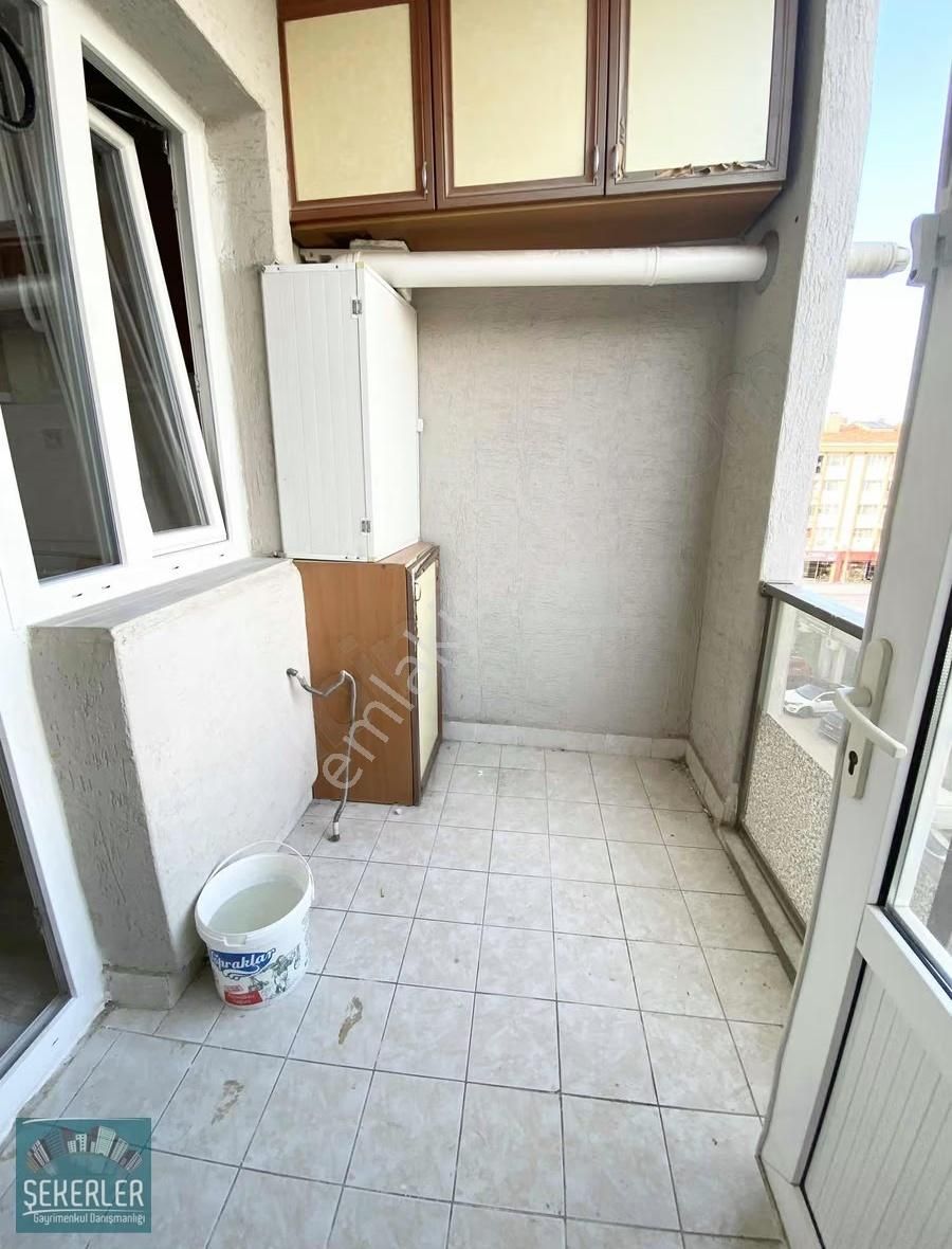 Şekerlerden Metroya Yakın Merkezi Konumlu Ara Kat Kiralık Daire - Görsel 15