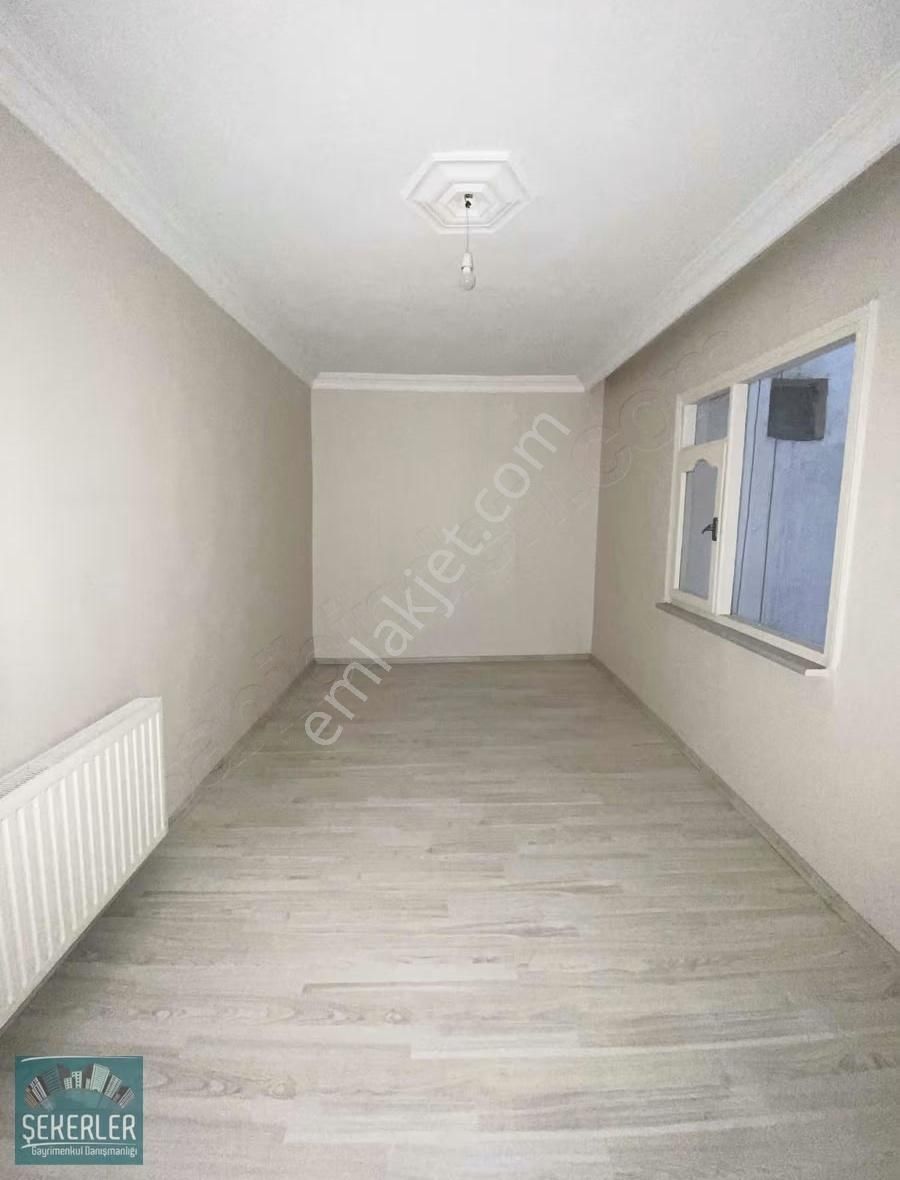 Şekerlerden Metroya Yakın Merkezi Konumlu Ara Kat Kiralık Daire - Görsel 6