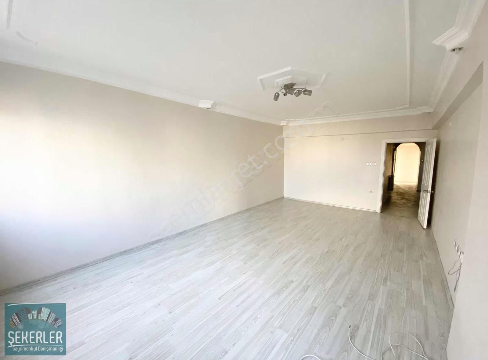 Şekerlerden Metroya Yakın Merkezi Konumlu Ara Kat Kiralık Daire - Görsel 13