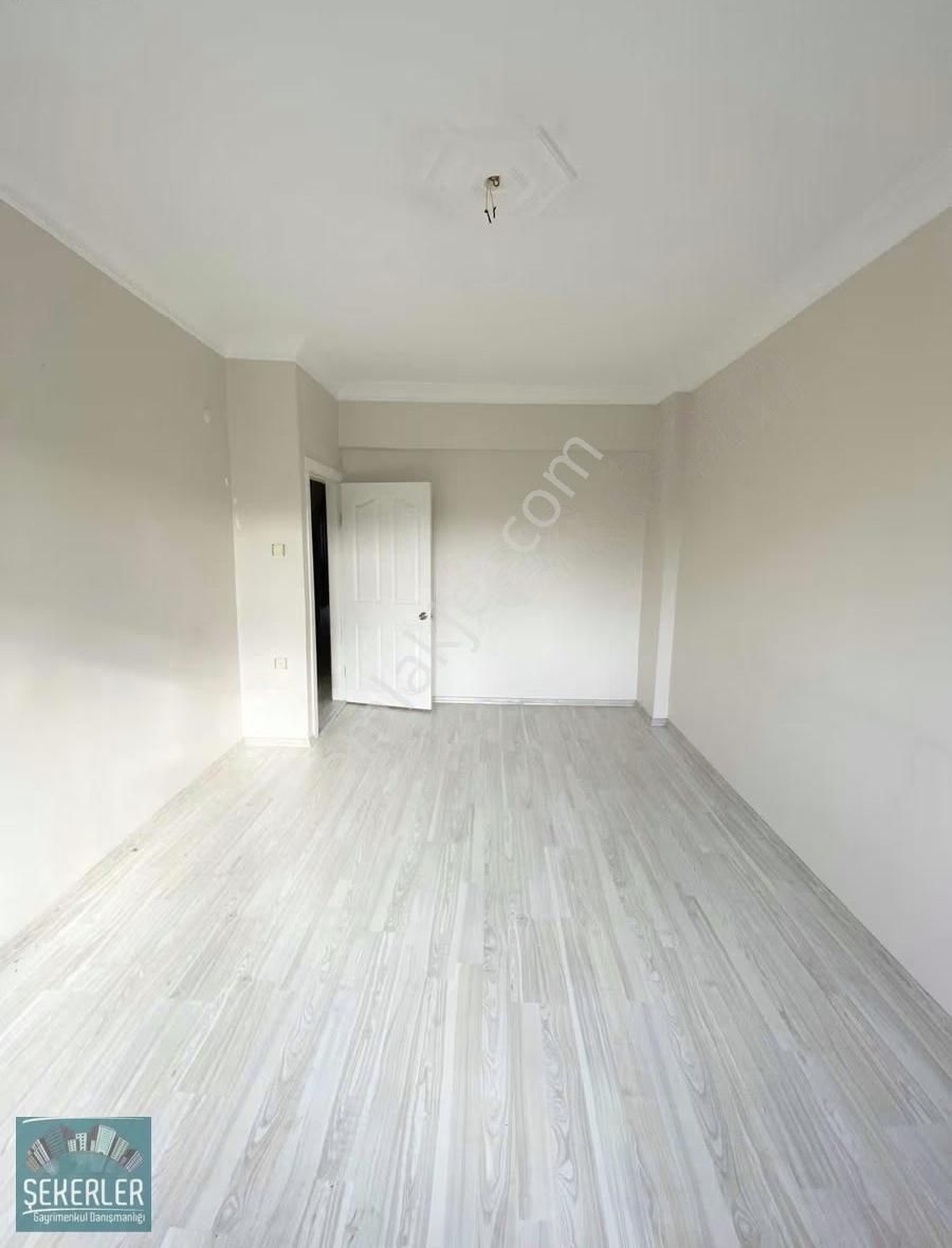 Şekerlerden Metroya Yakın Merkezi Konumlu Ara Kat Kiralık Daire - Görsel 14