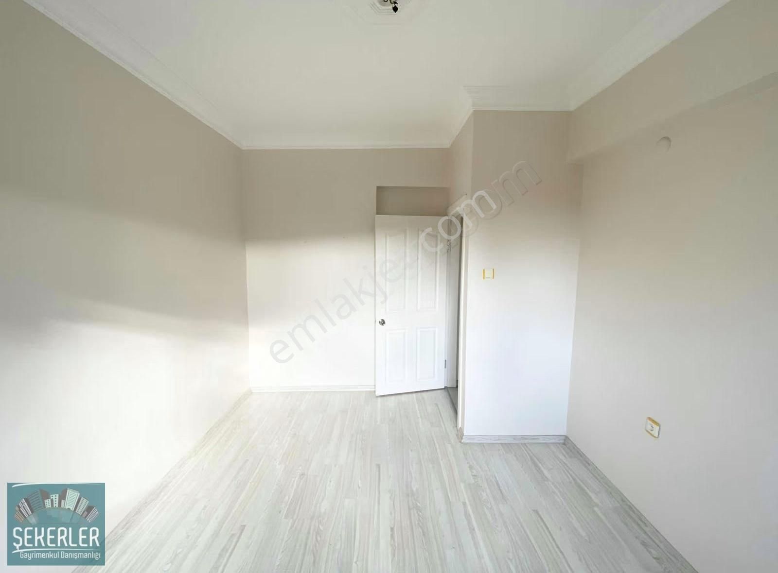 Şekerlerden Metroya Yakın Merkezi Konumlu Ara Kat Kiralık Daire - Görsel 12