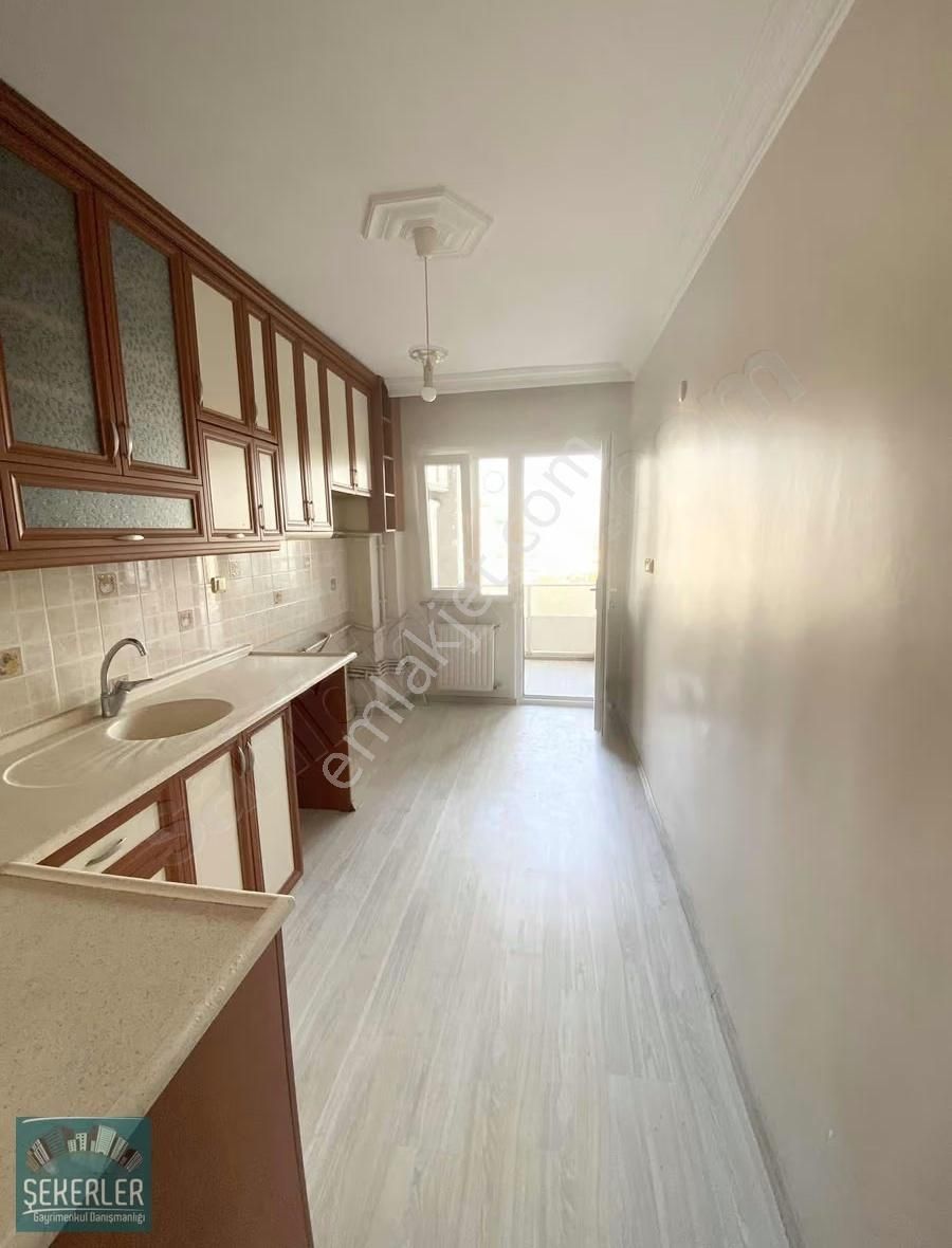 Şekerlerden Metroya Yakın Merkezi Konumlu Ara Kat Kiralık Daire - Görsel 18