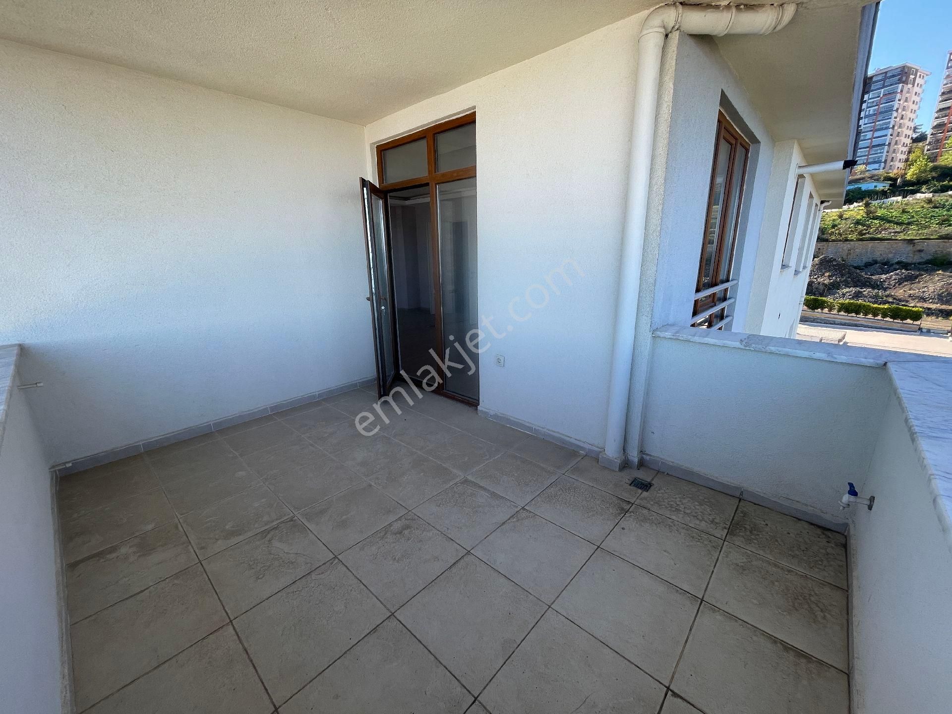 Yalıncak'ta Florya Sitesinde Kiralık Daire - Görsel 24