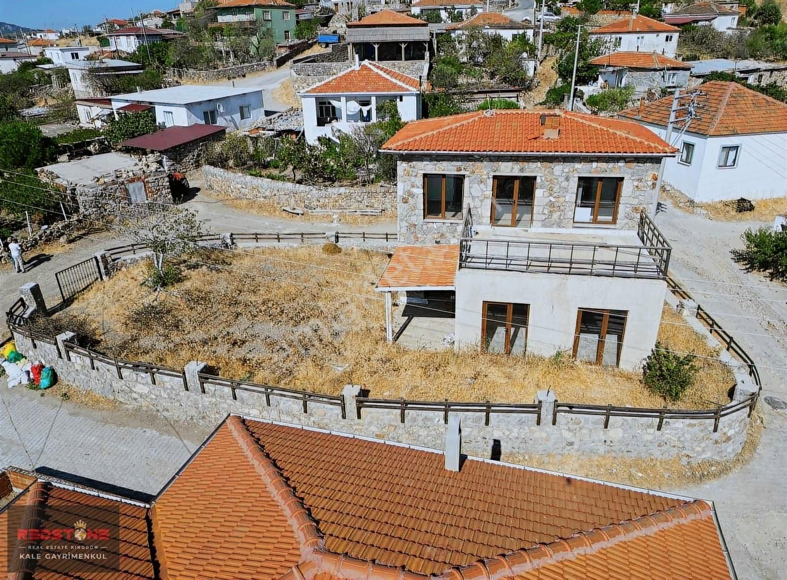 Ayvacık Naldöken'de Eşsiz Deniz Manzaralı Bahçeli Villa - Görsel 11