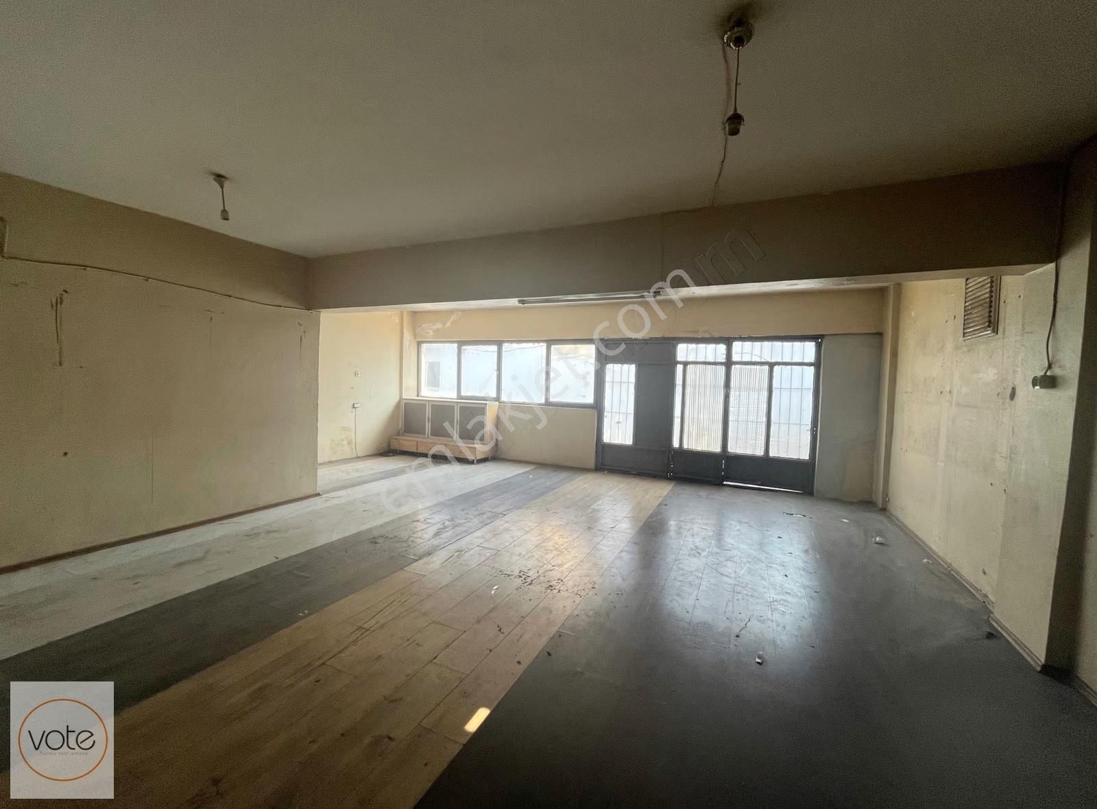 Karabağlar Sanayide Caddeye 20mt Kiralık Komple Dükkan - Görsel 7
