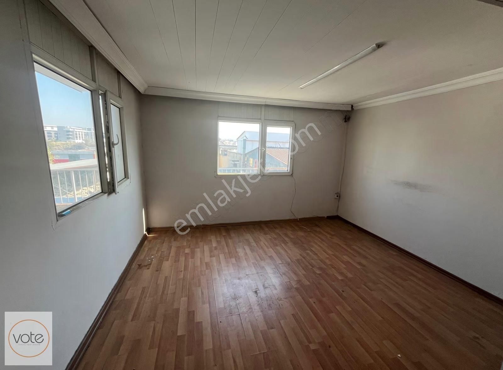 Karabağlar Sanayide Caddeye 20mt Kiralık Komple Dükkan - Görsel 2