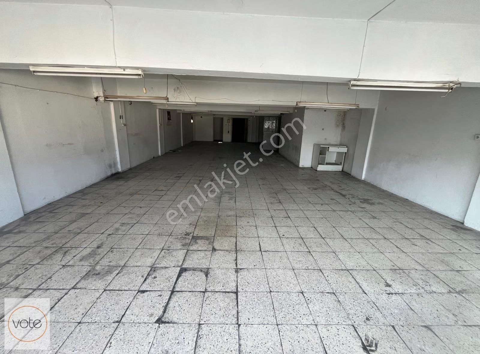Karabağlar Sanayide Caddeye 20mt Kiralık Komple Dükkan - Görsel 9