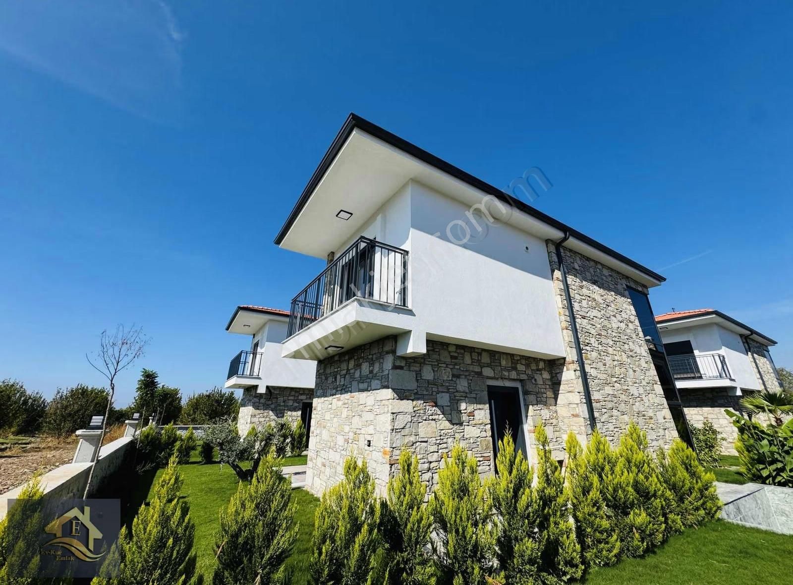 Kuşadası Davutlar'da Tek Müstakil Özel Havuzlu 3+1 Villa - Görsel 5