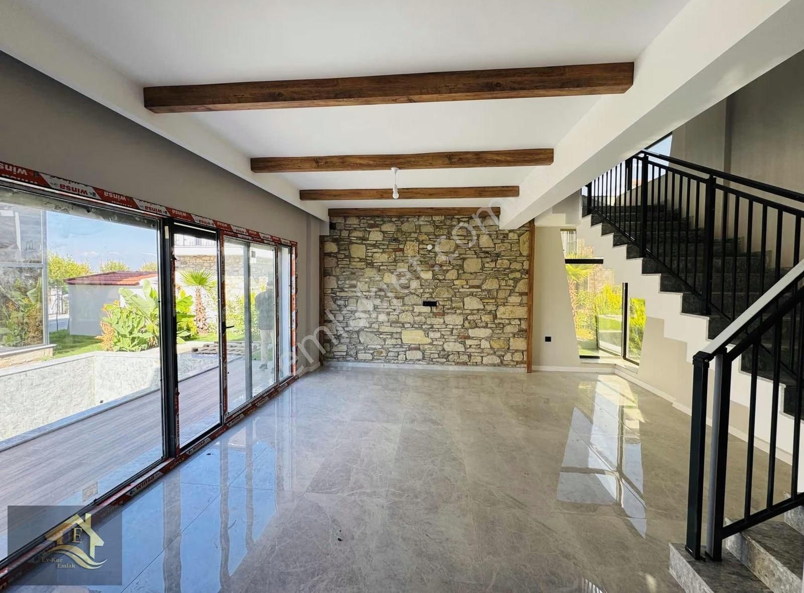 Kuşadası Davutlar'da Tek Müstakil Özel Havuzlu 3+1 Villa - Görsel 17