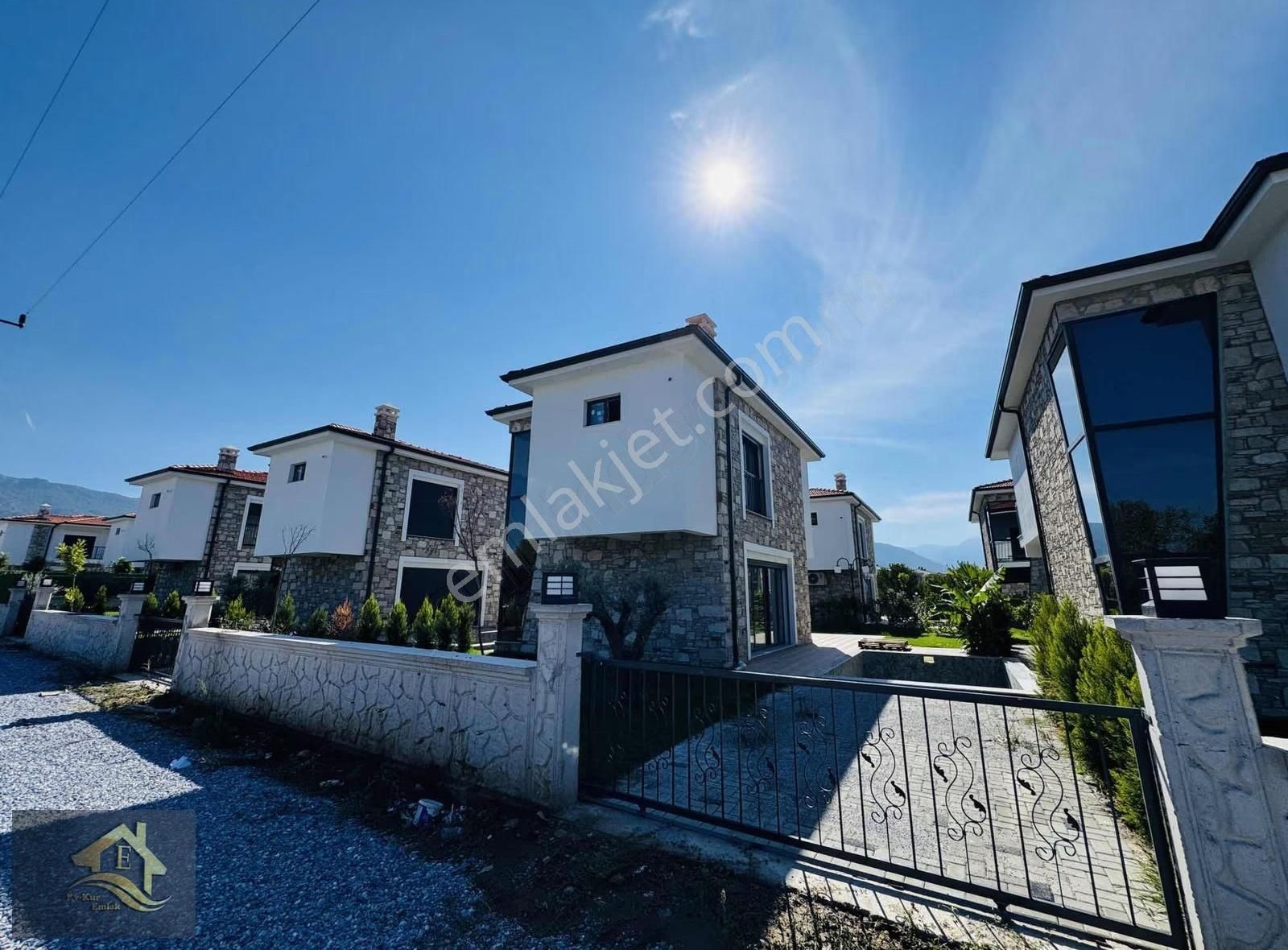 Kuşadası Davutlar'da Tek Müstakil Özel Havuzlu 3+1 Villa - Görsel 23