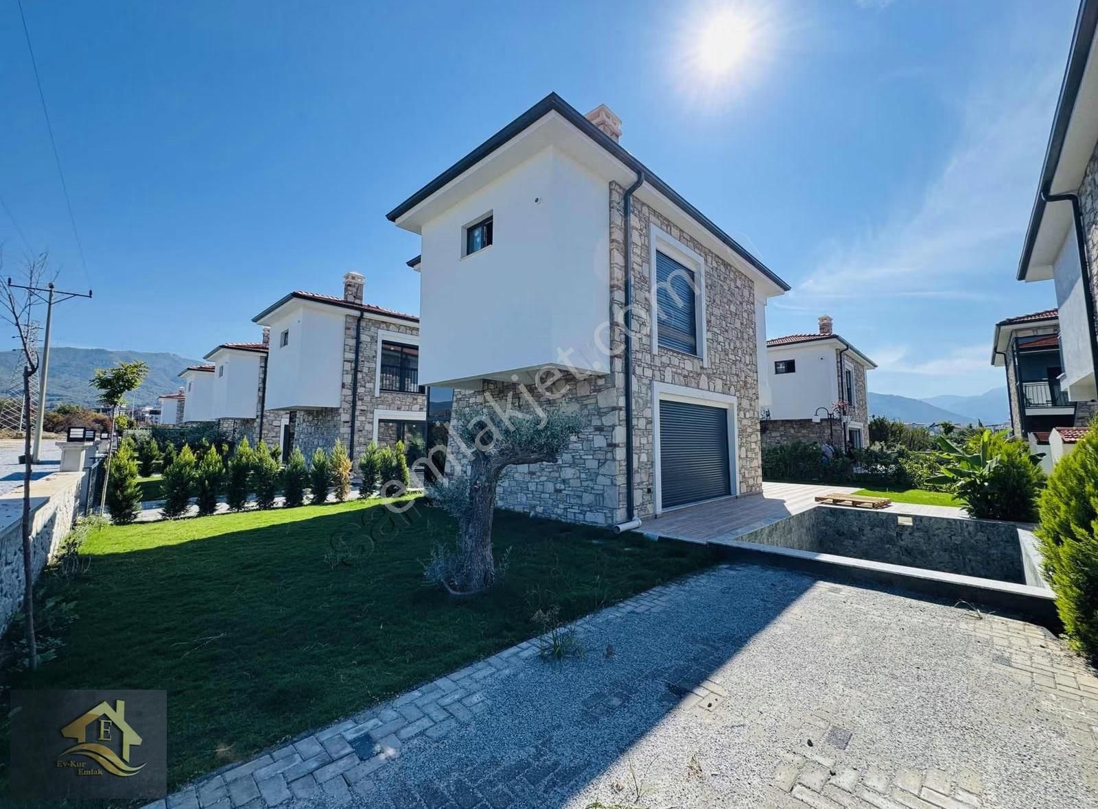 Kuşadası Davutlar'da Tek Müstakil Özel Havuzlu 3+1 Villa - Görsel 26