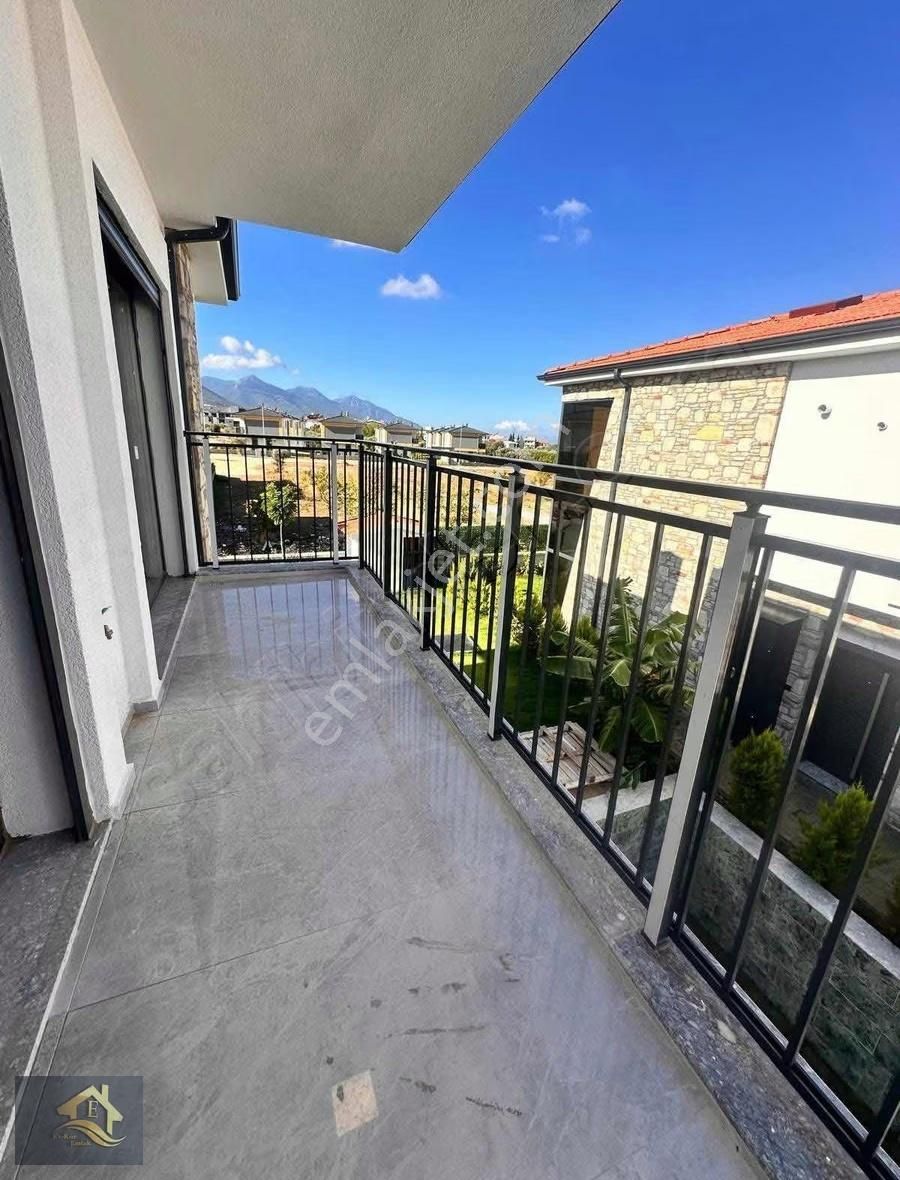 Kuşadası Davutlar'da Tek Müstakil Özel Havuzlu 3+1 Villa - Görsel 11