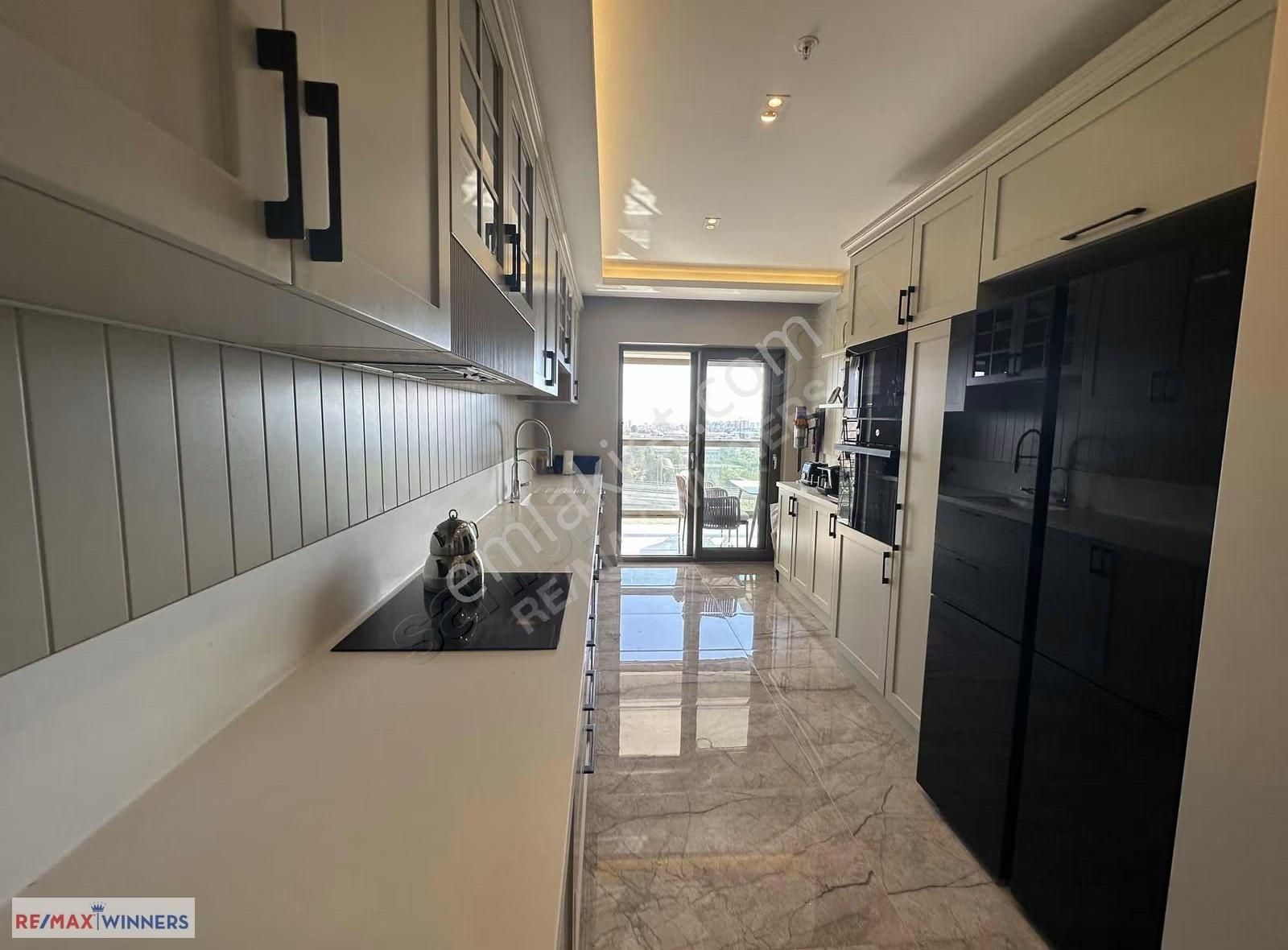 Terra Manzara'da Deniz Manzaralı Eşyalı 3+1 Kiralık Daire - Görsel 14