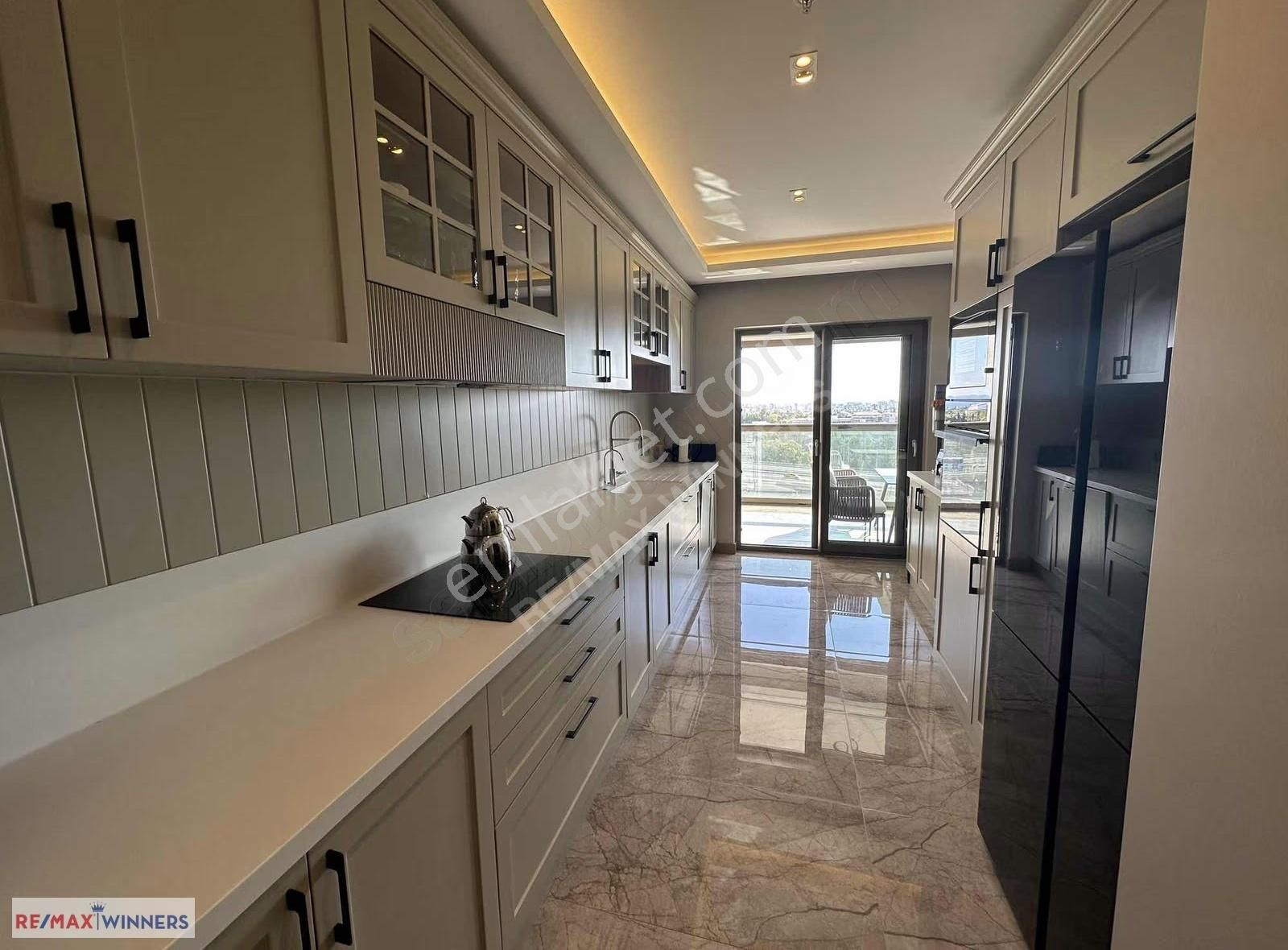 Terra Manzara'da Deniz Manzaralı Eşyalı 3+1 Kiralık Daire - Görsel 10