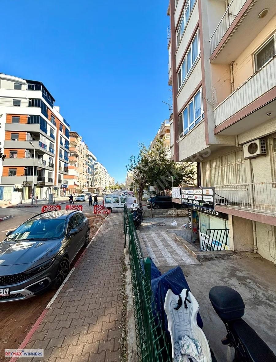 Muratpaşa Memurevlerin'de Devren Kiralık Telefon Dükkanı - Görsel 3