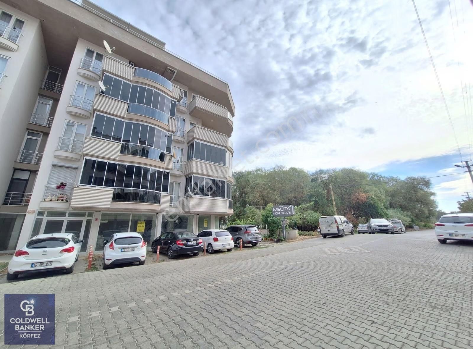 Akçay İkizçayda Denize Yürüme Mesafesinde Muhteşem 4+1 Dubleks
