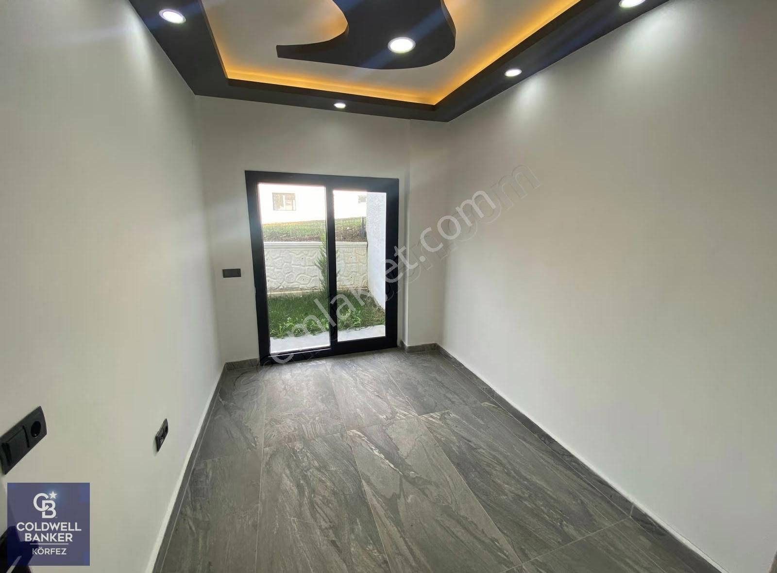 Burhaniye İskele Mahallesinde 4+1 Tripleks Villa - Görsel 13