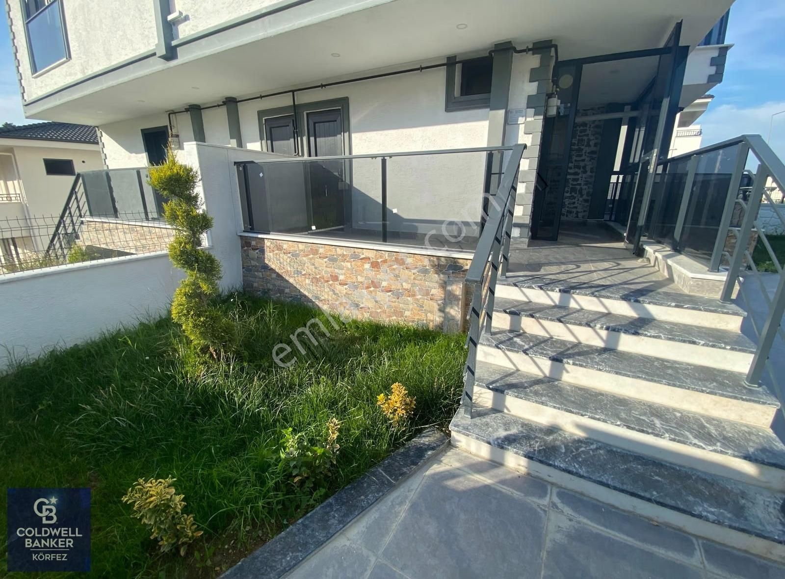 Burhaniye İskele Mahallesinde 4+1 Tripleks Villa - Görsel 17