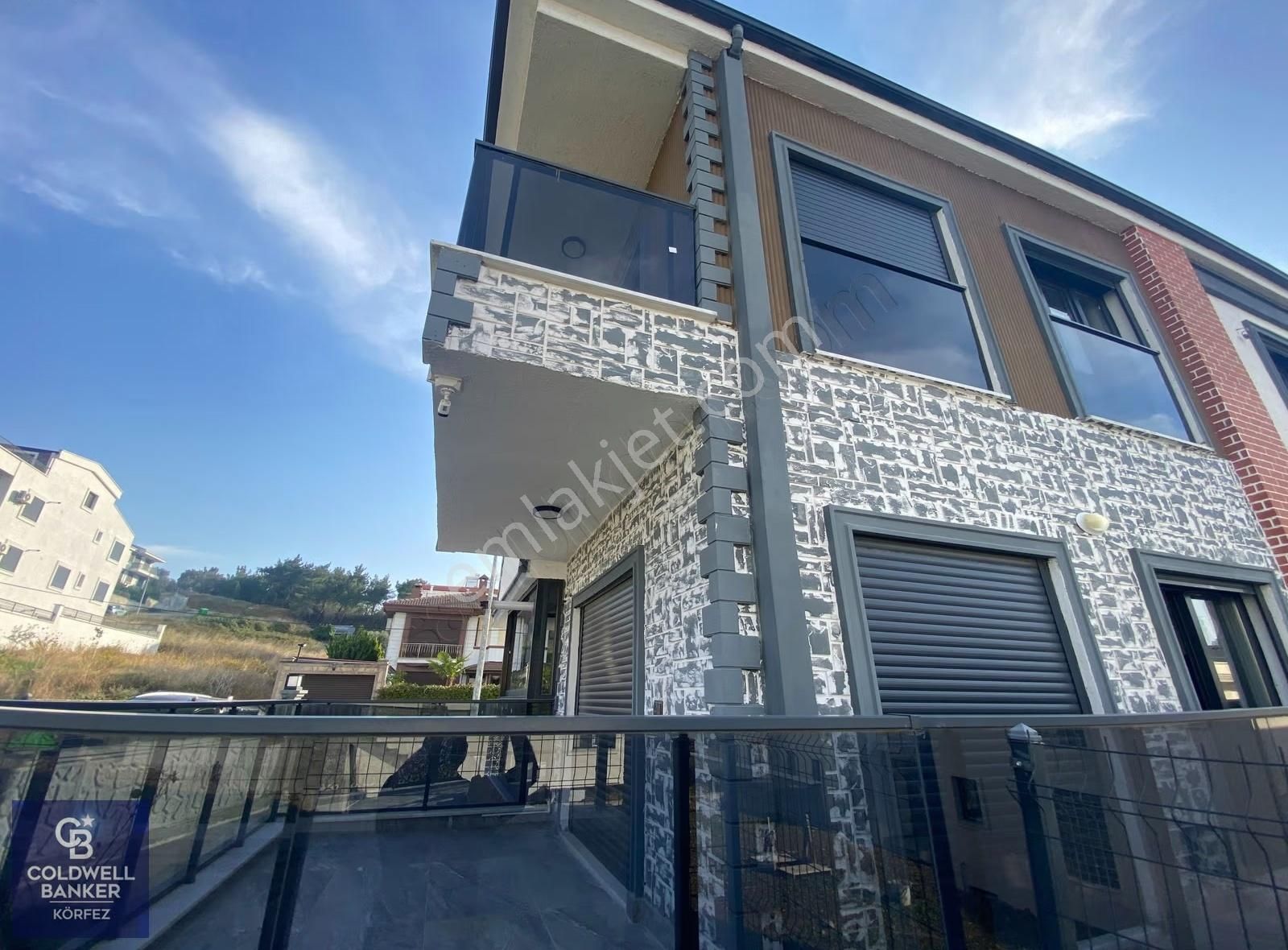 Burhaniye İskele Mahallesinde 4+1 Tripleks Villa - Görsel 10